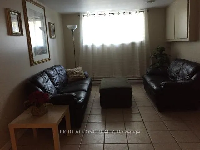 Photo 15 of 44 Bernick Drive, Barrie, Grove East — HOMEH