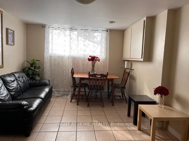 Photo 16 of 44 Bernick Drive, Barrie, Grove East — HOMEH