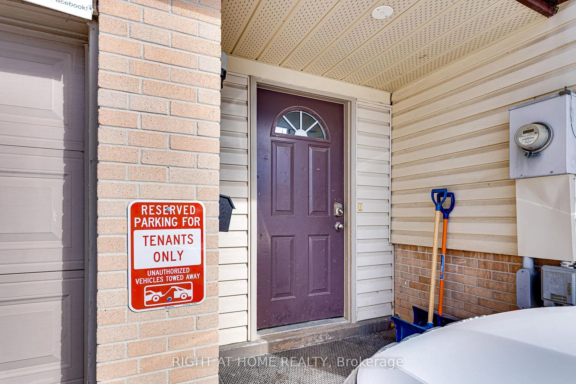 Photo 23 of 44 Bernick Drive, Barrie, Grove East — HOMEH