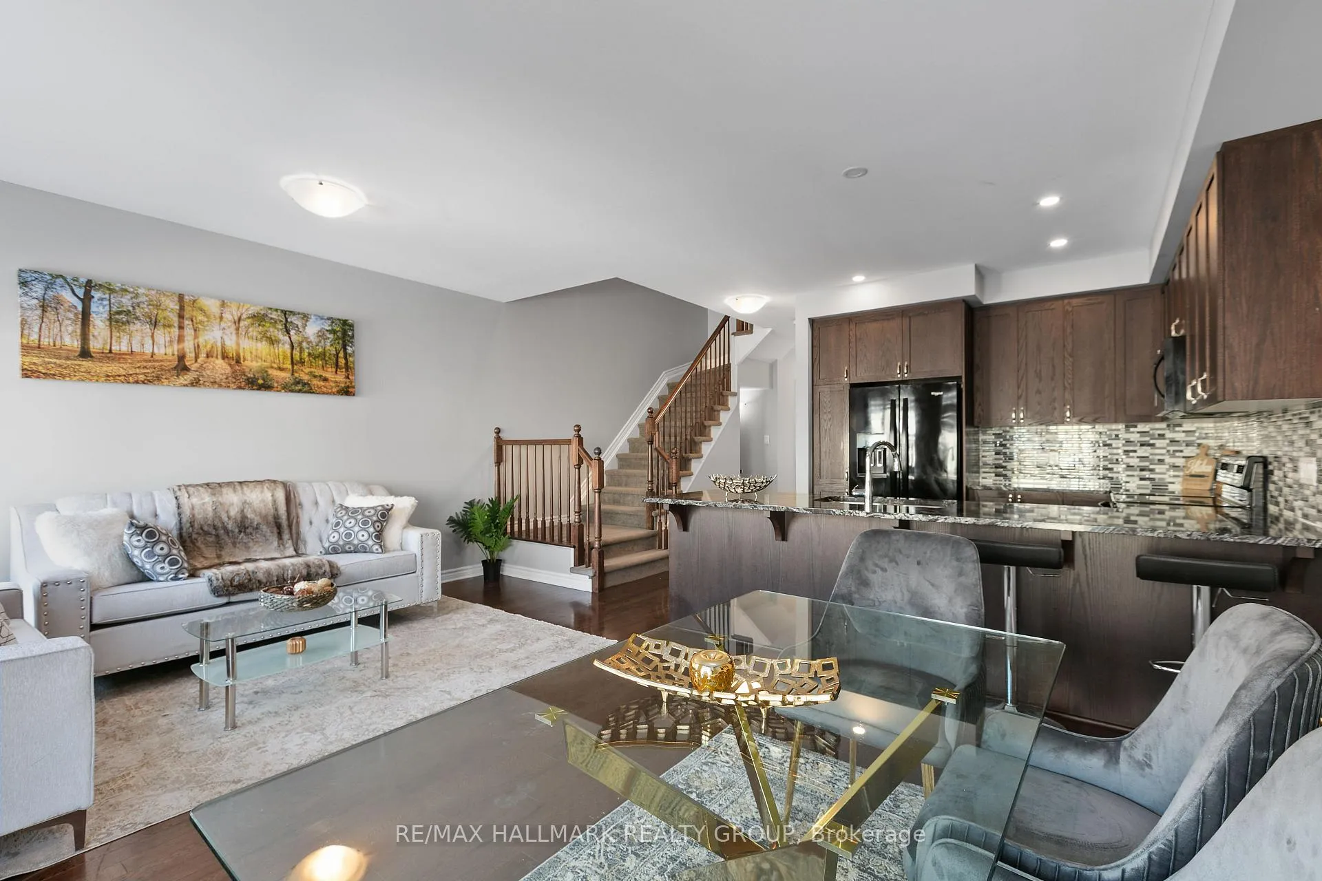 Photo 3 of 813 Miikana Road, Ottawa, Blossom Park/Kemp Park/Findlay Creek — HOMEH