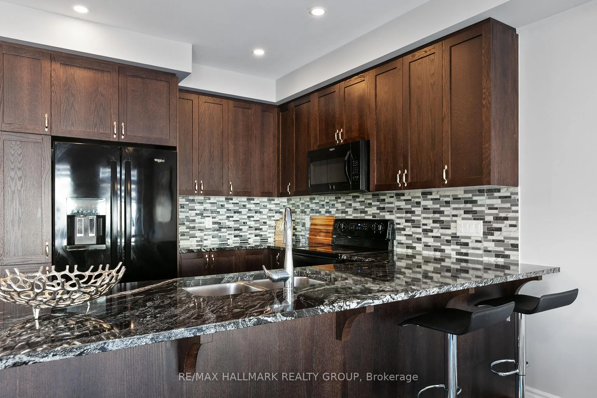 Photo 13 of 813 Miikana Road, Ottawa, Blossom Park/Kemp Park/Findlay Creek — HOMEH