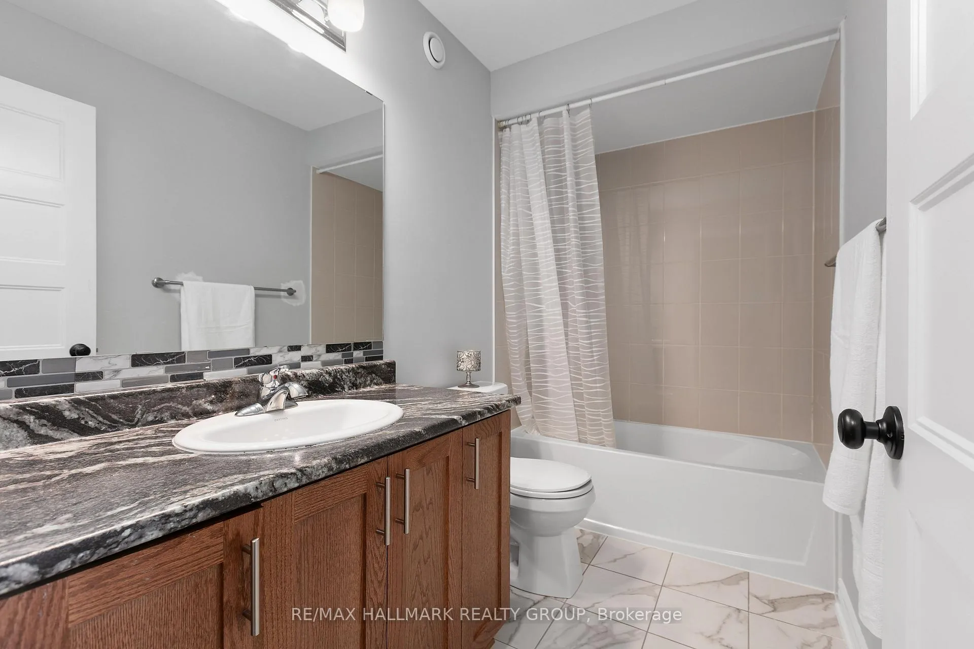 Photo 22 of 813 Miikana Road, Ottawa, Blossom Park/Kemp Park/Findlay Creek — HOMEH