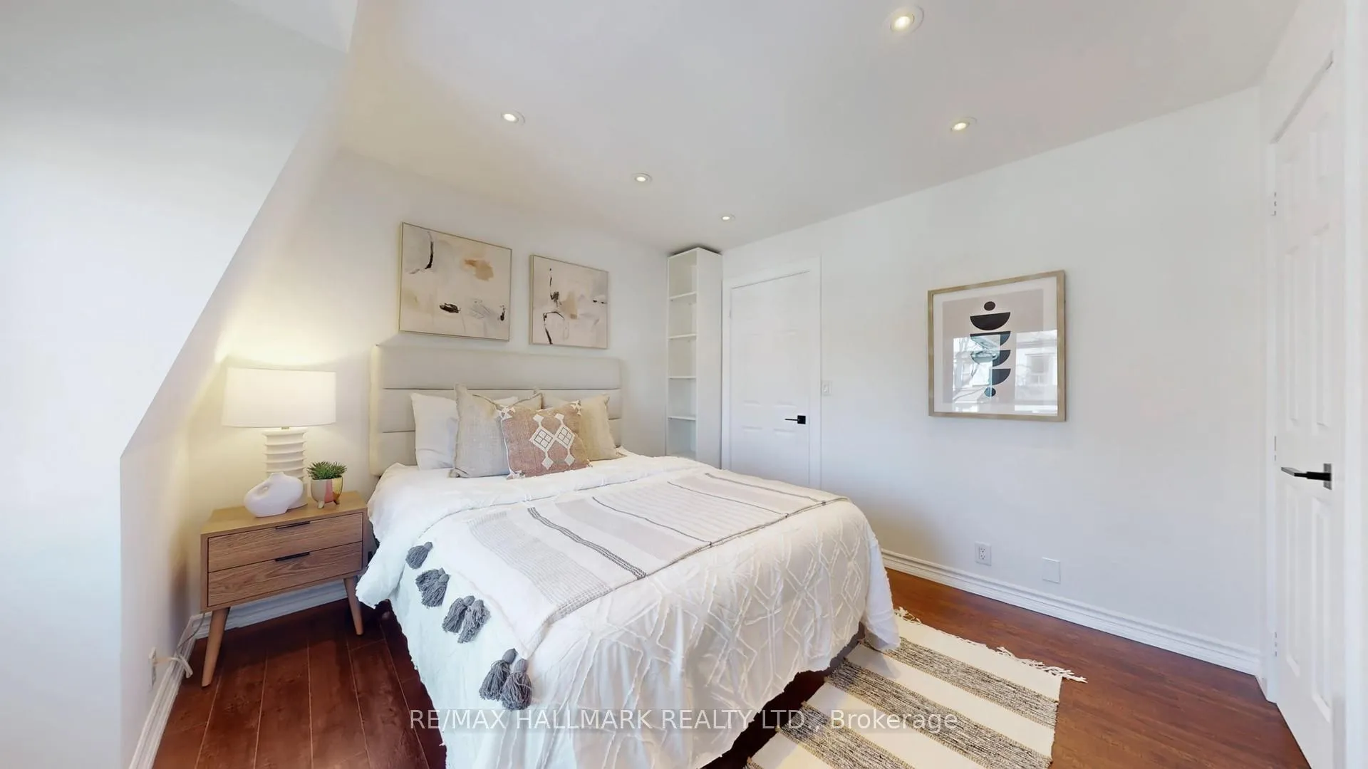Photo 16 of 15A Myrtle Avenue, Toronto, South Riverdale — HOMEH
