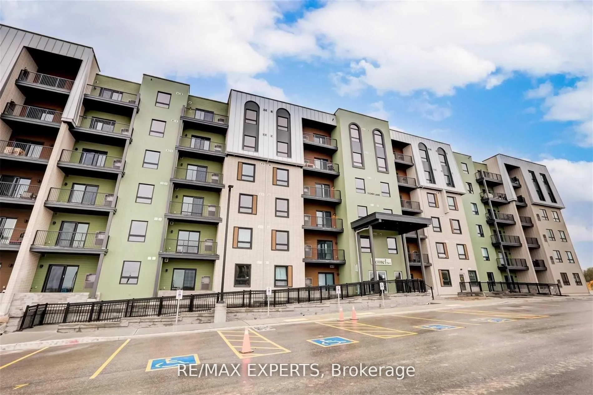 Photo 1 of Unit 605, 5 Chef Lane, Barrie, Rural Barrie Southeast — HOMEH