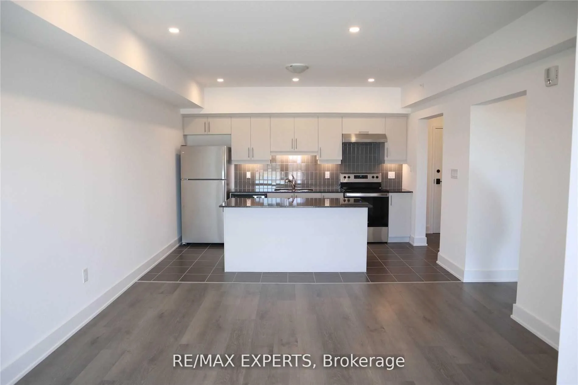 Photo 2 of Unit 605, 5 Chef Lane, Barrie, Rural Barrie Southeast — HOMEH