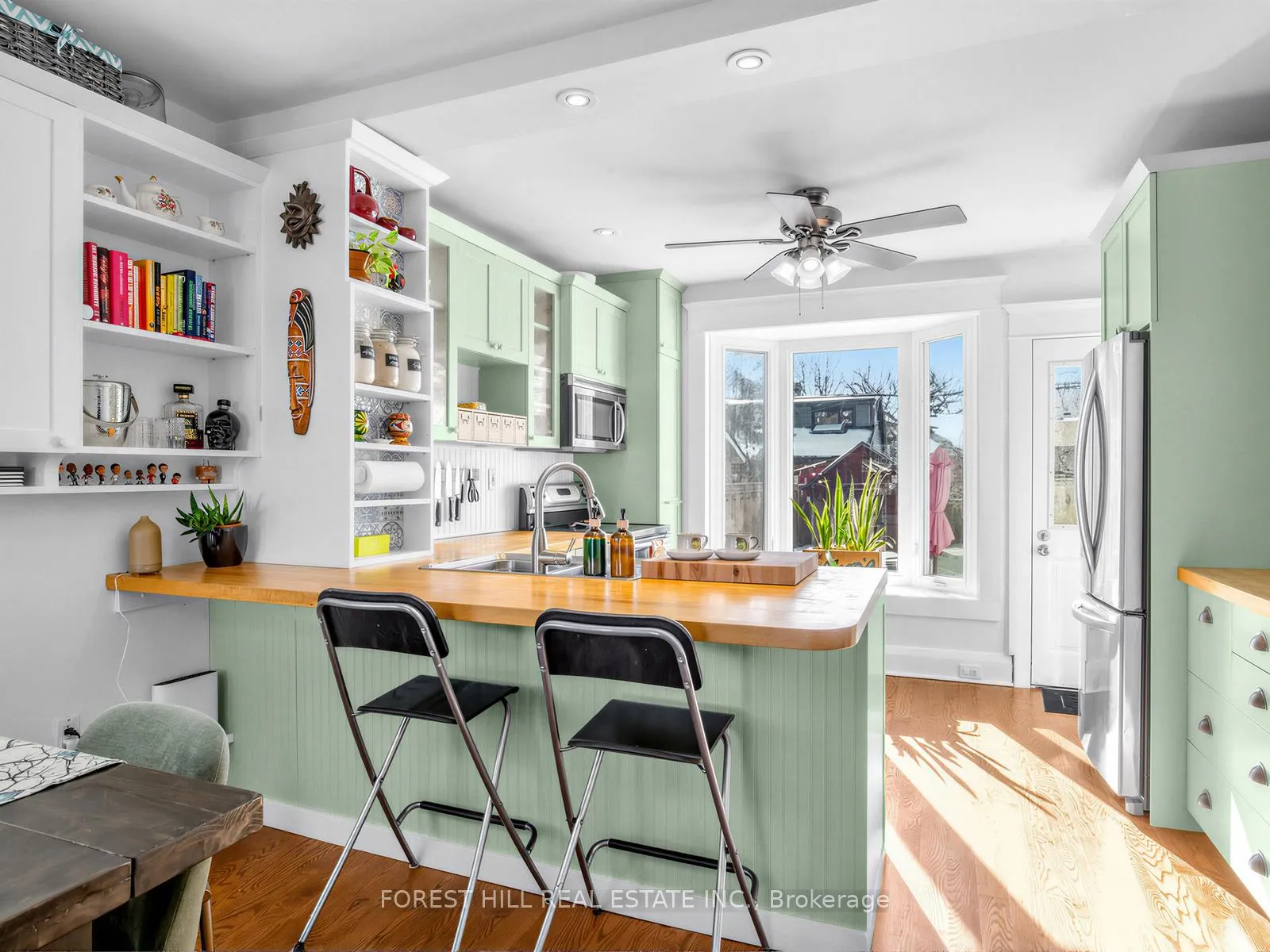 Photo 10 of 715 Sammon Avenue, Toronto, Danforth Village-East York — HOMEH