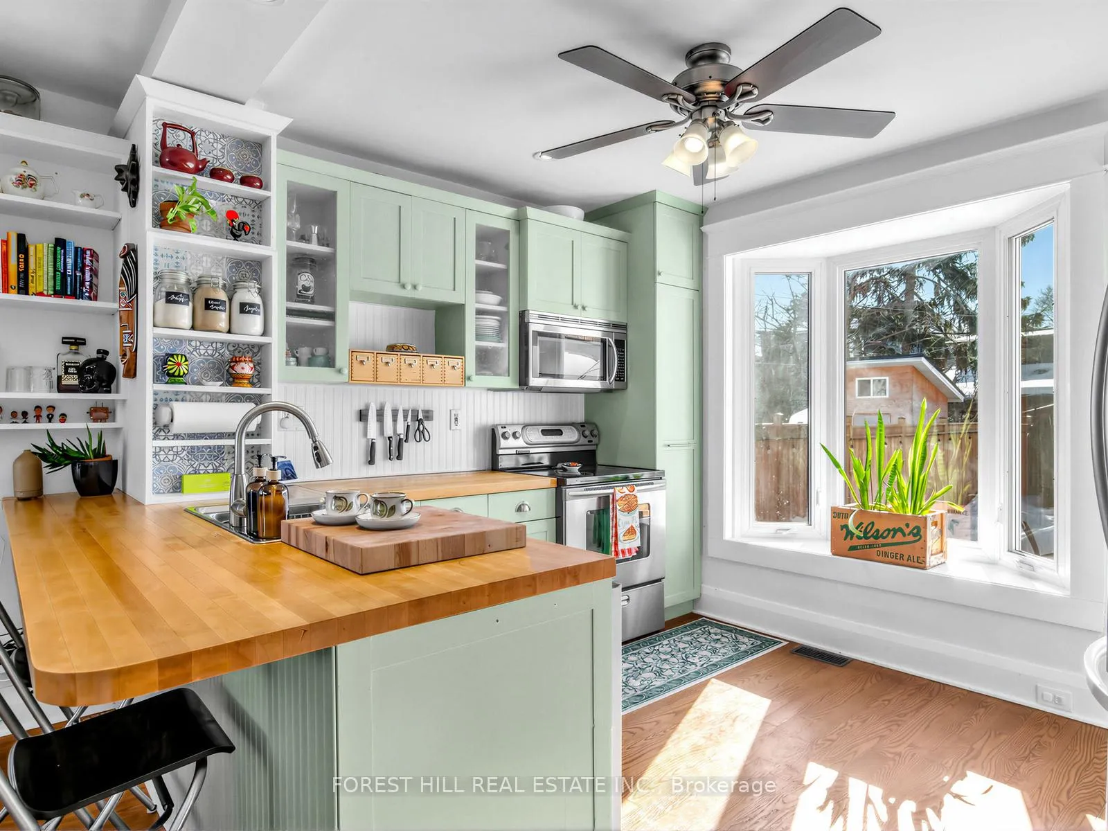 Photo 11 of 715 Sammon Avenue, Toronto, Danforth Village-East York — HOMEH