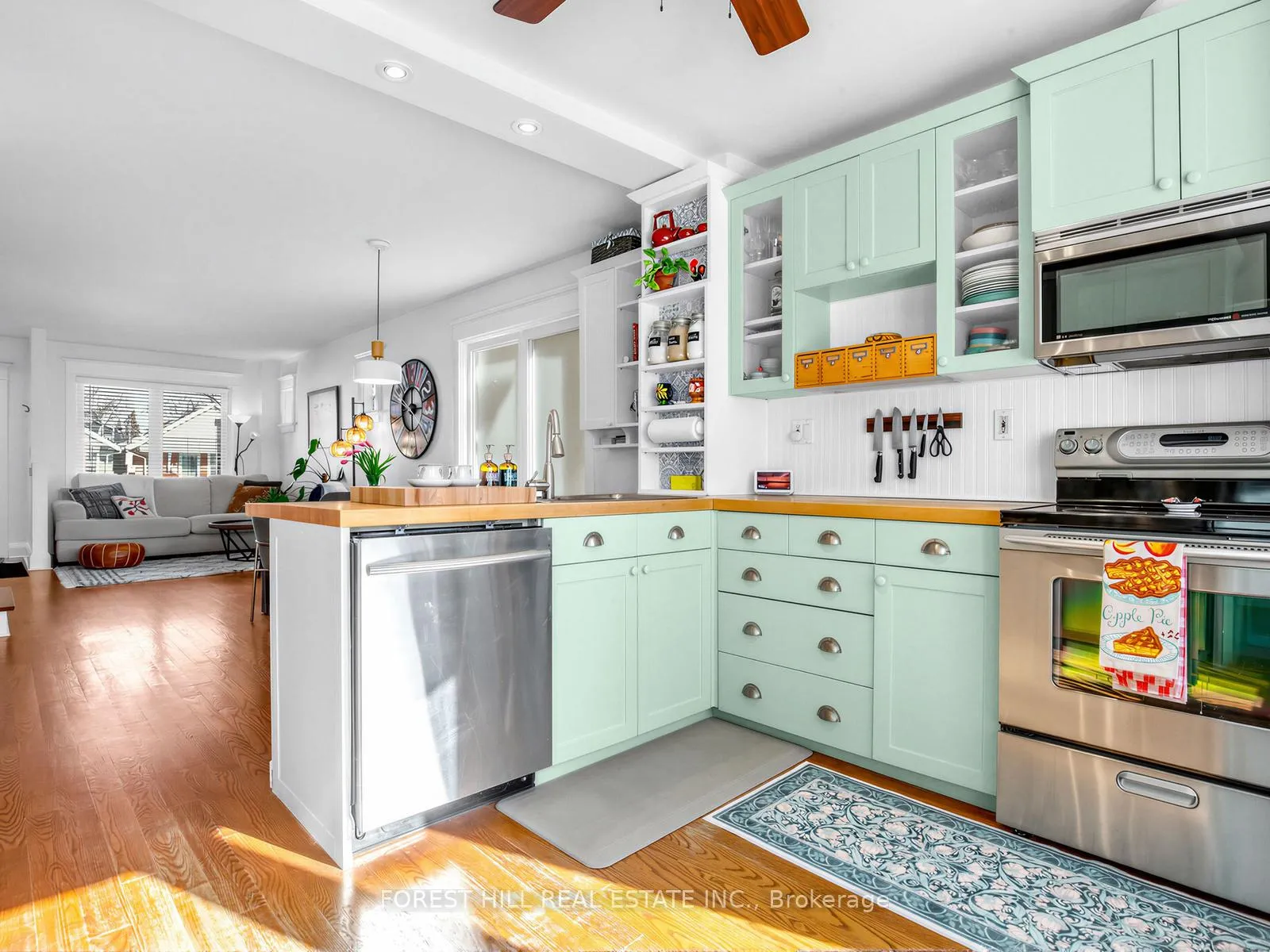 Photo 14 of 715 Sammon Avenue, Toronto, Danforth Village-East York — HOMEH