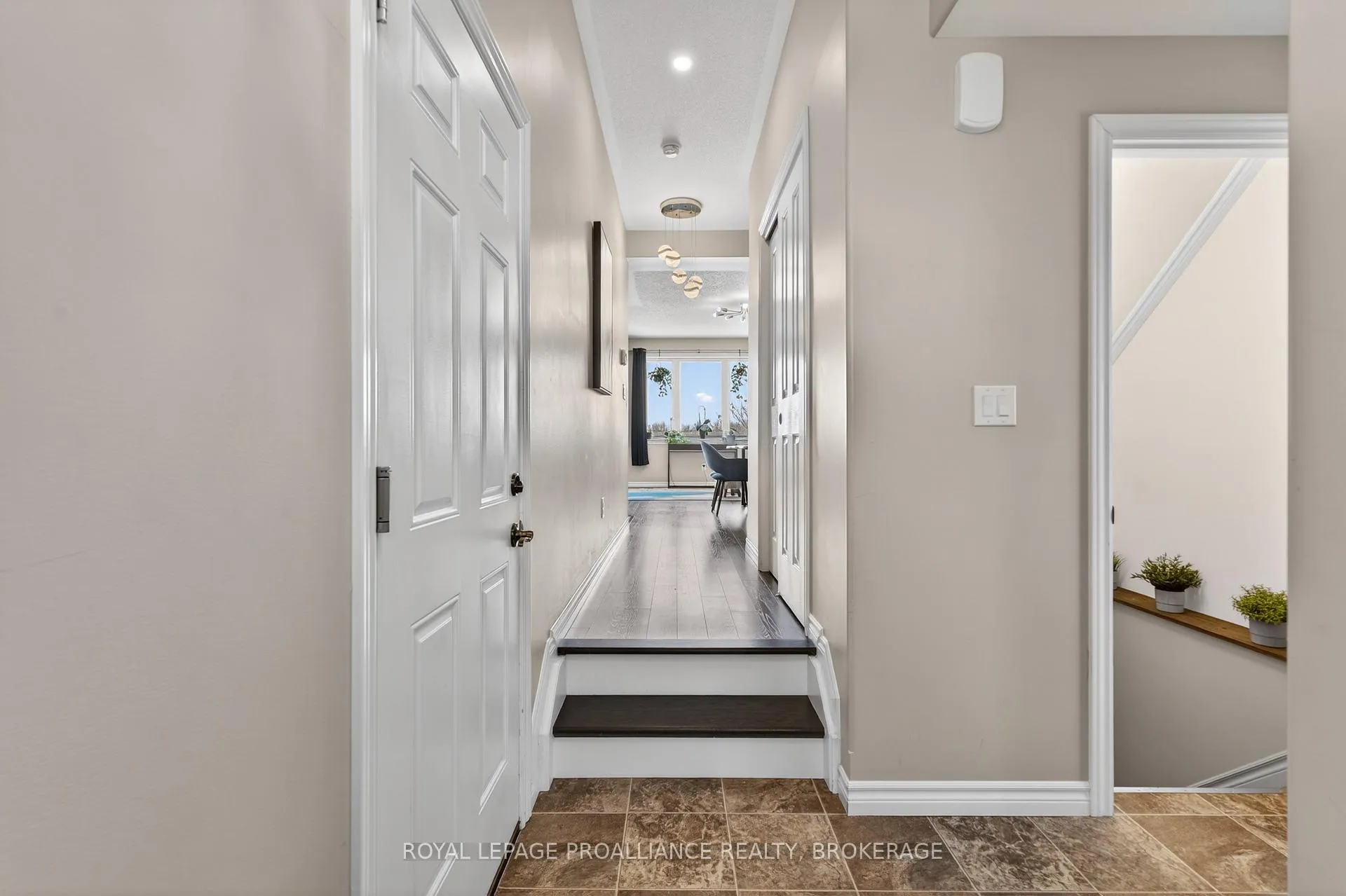 Photo 4 of 129 Simurda Court, Loyalist, Amherstview — HOMEH