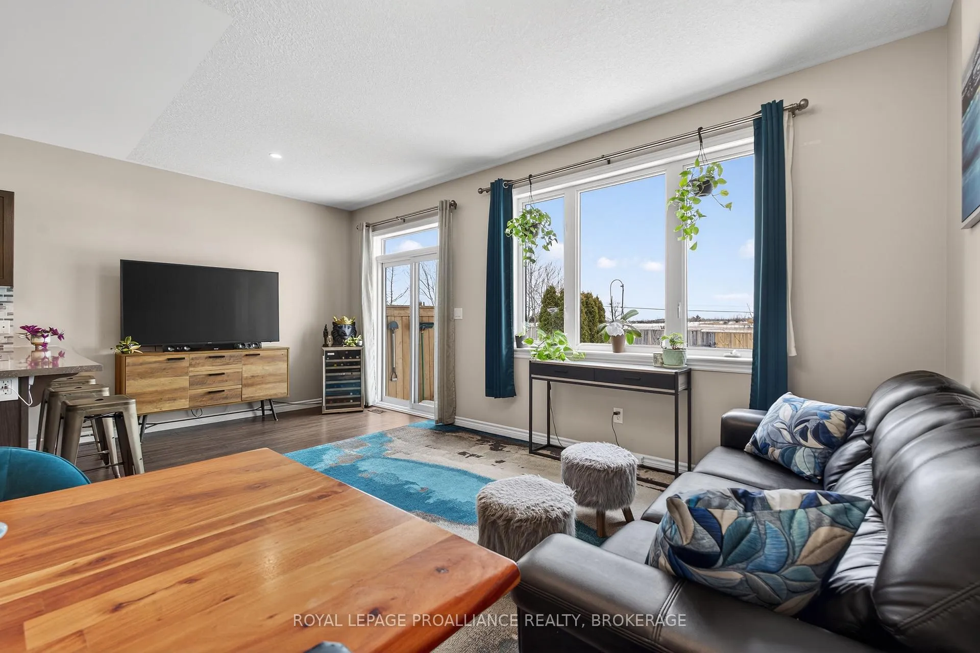 Photo 6 of 129 Simurda Court, Loyalist, Amherstview — HOMEH