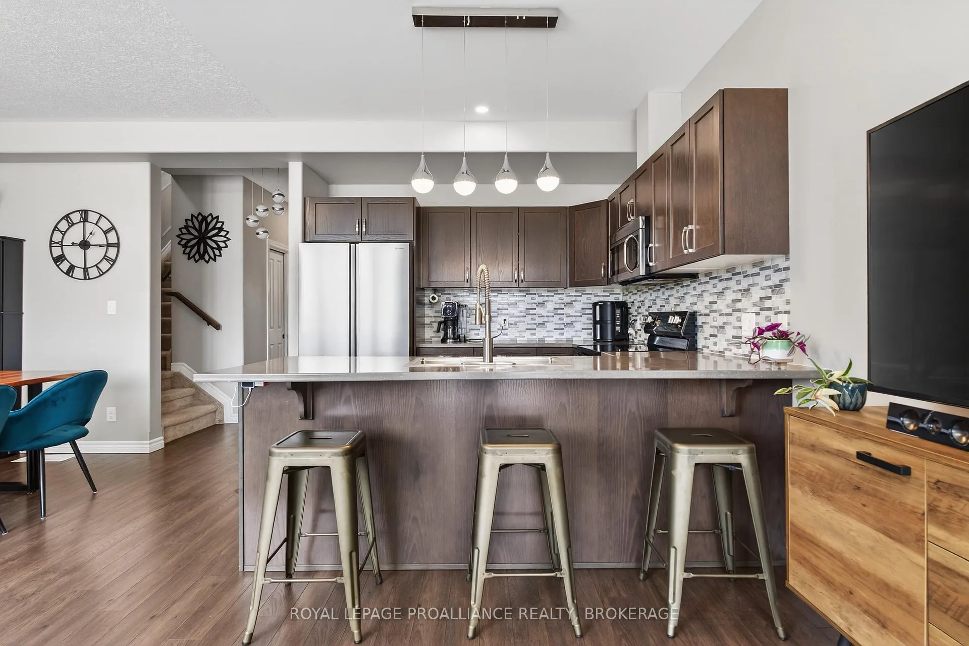 Photo 10 of 129 Simurda Court, Loyalist, Amherstview — HOMEH