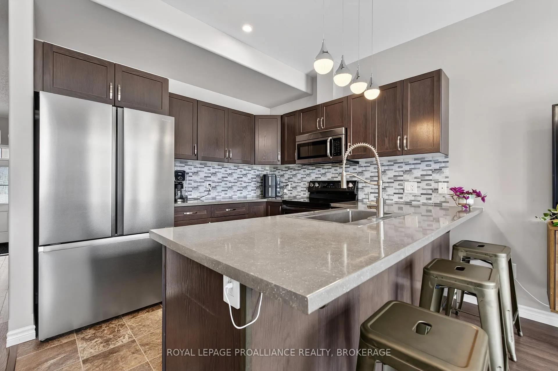 Photo 11 of 129 Simurda Court, Loyalist, Amherstview — HOMEH