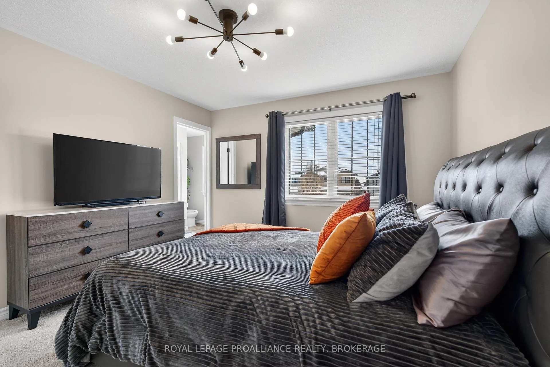 Photo 18 of 129 Simurda Court, Loyalist, Amherstview — HOMEH