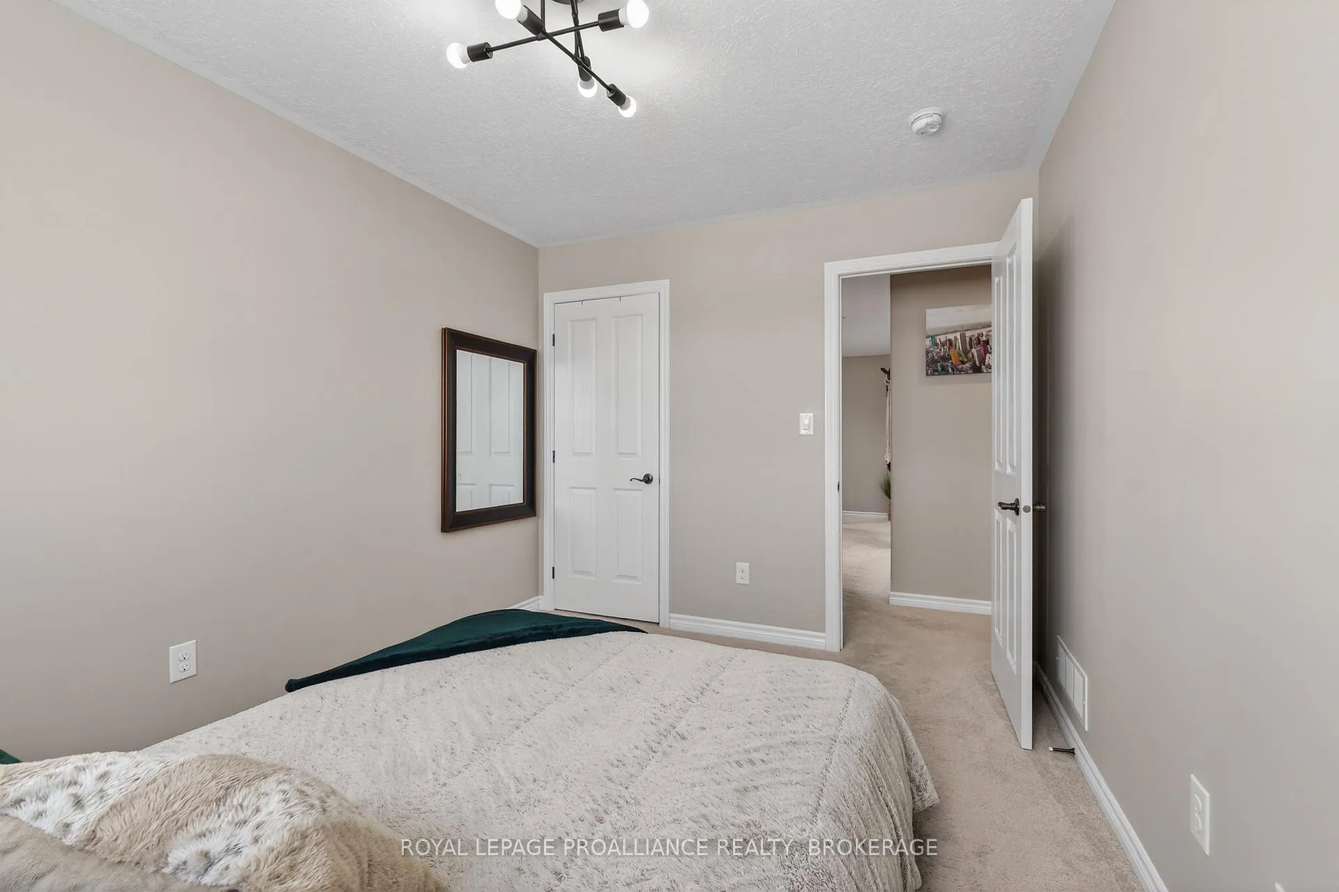 Photo 21 of 129 Simurda Court, Loyalist, Amherstview — HOMEH