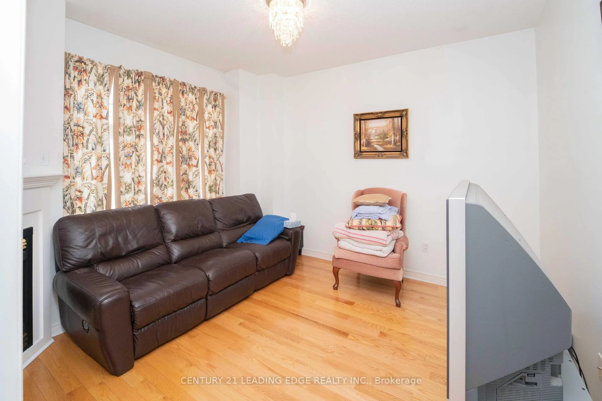 Photo 11 of 21 Summerlea Street, Markham, Middlefield — HOMEH