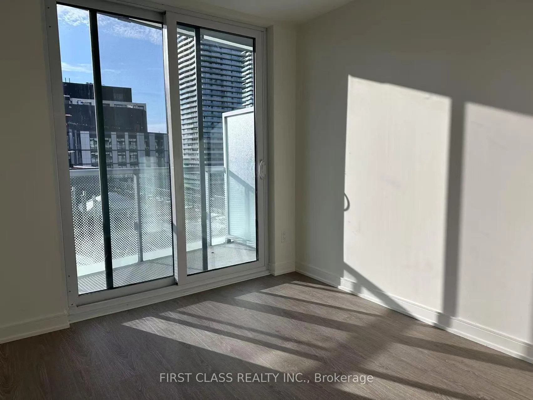 Photo 3 of Unit 1006, 425 Front Street E, Toronto, Waterfront Communities — HOMEH
