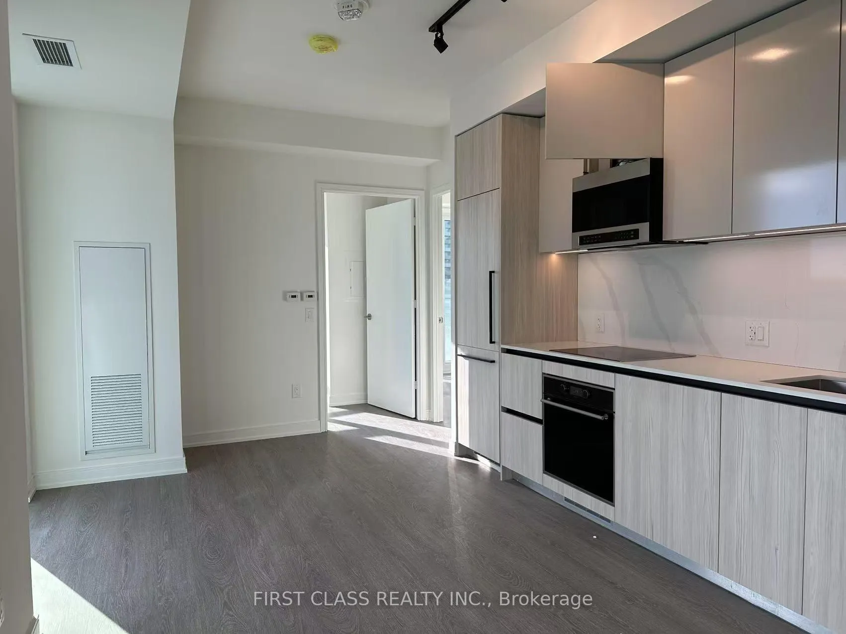Photo 4 of Unit 1006, 425 Front Street E, Toronto, Waterfront Communities — HOMEH