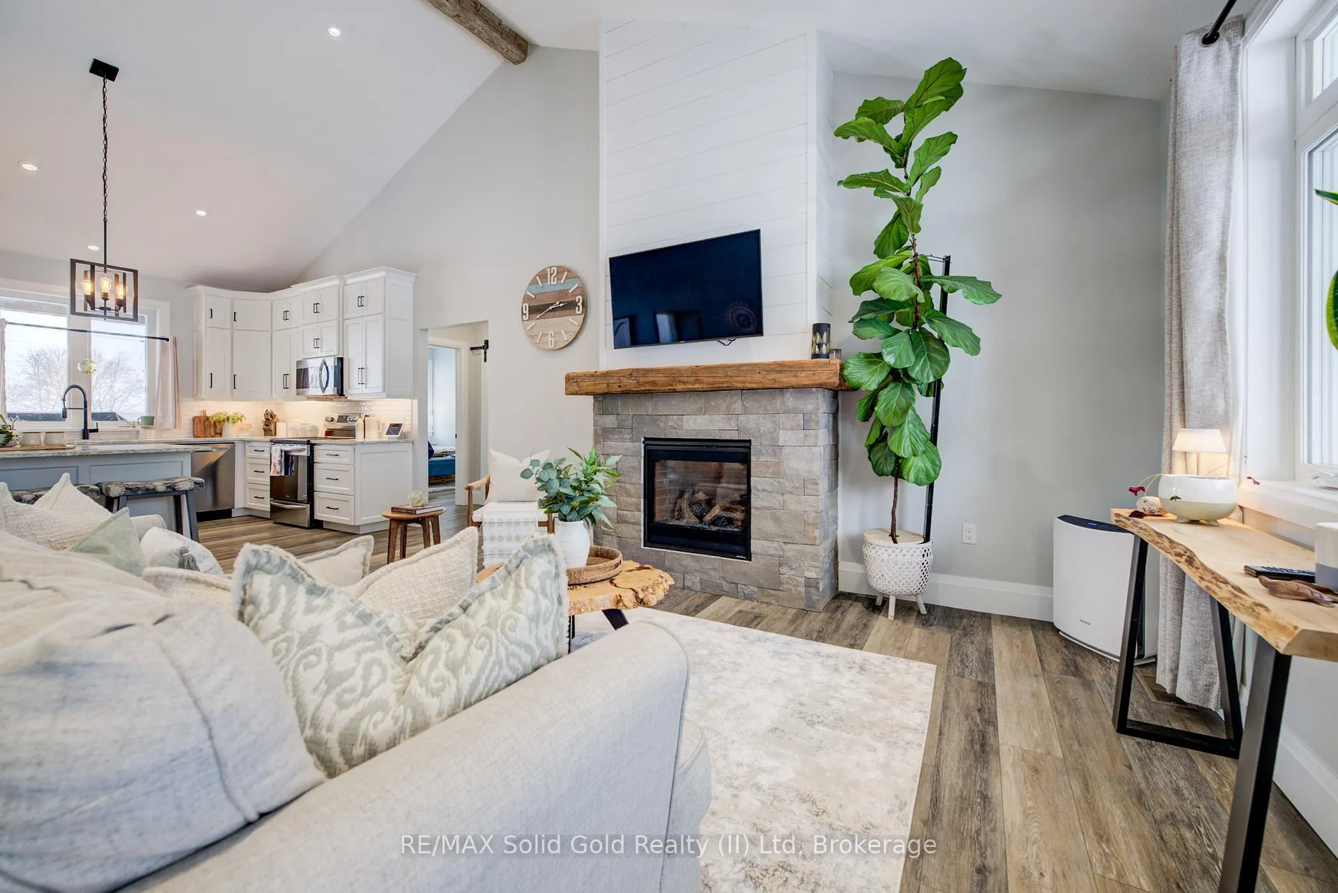 Photo 10 of 21 Paxton Street, Huron-Kinloss — HOMEH