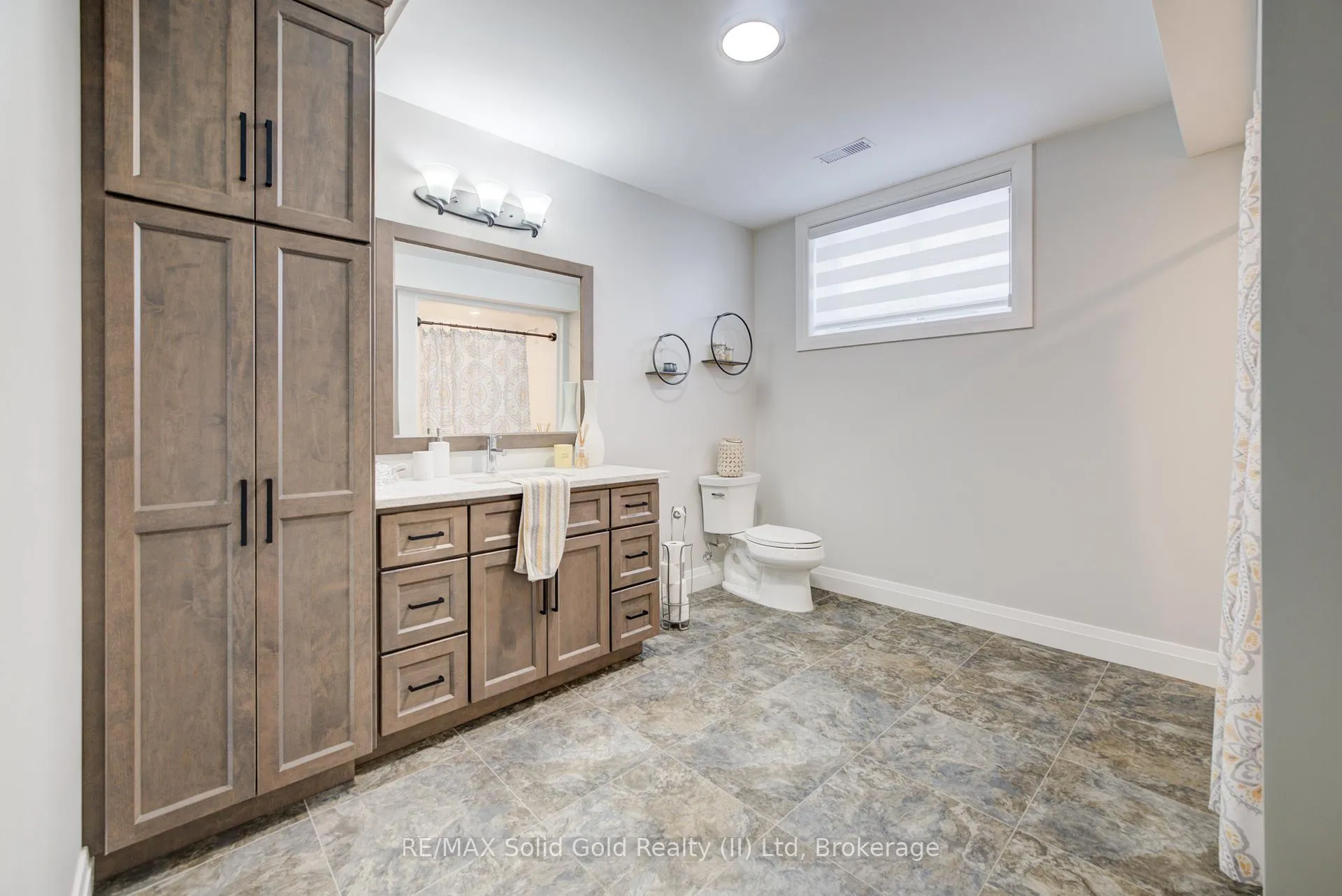 Photo 45 of 21 Paxton Street, Huron-Kinloss — HOMEH