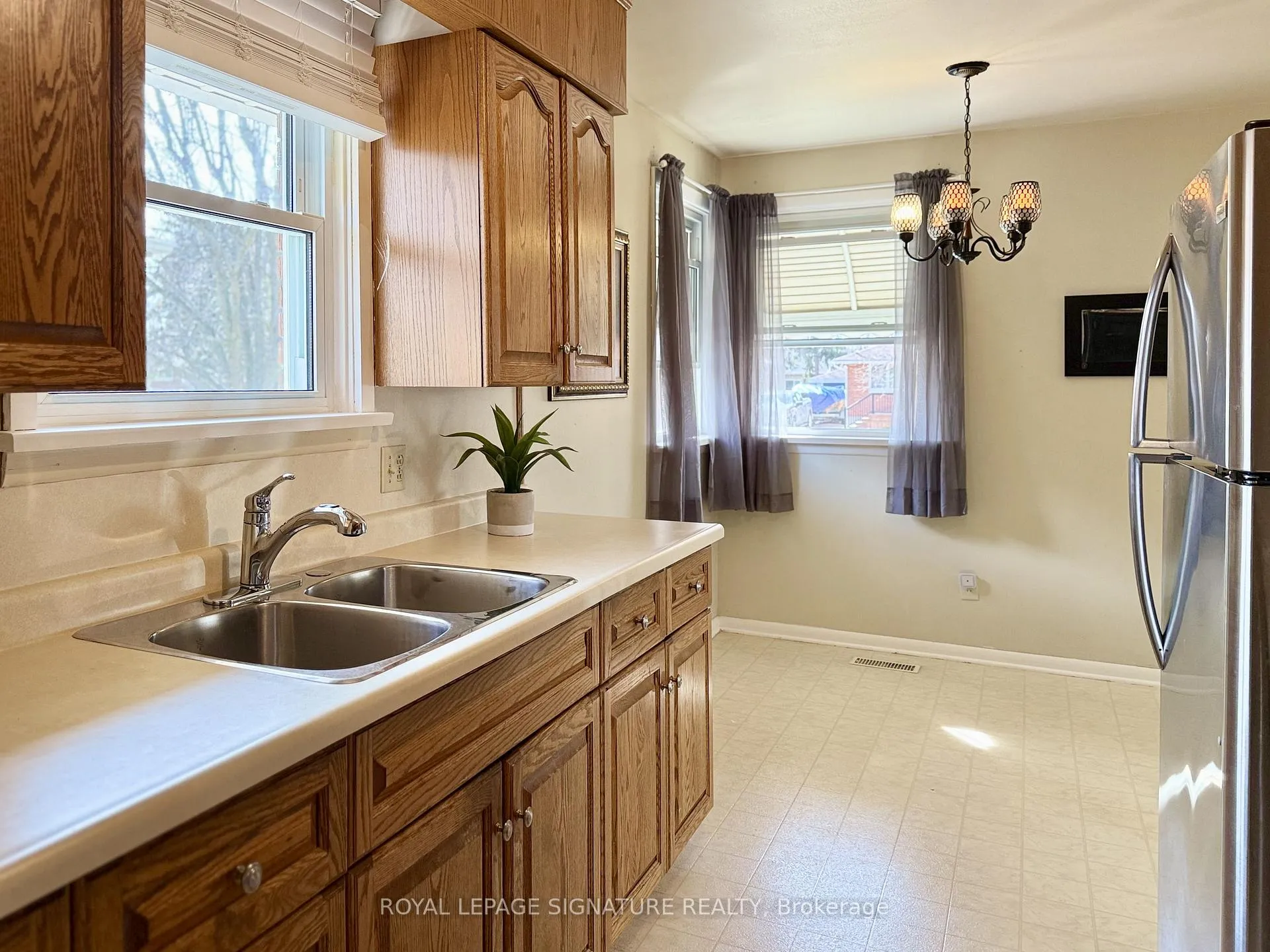Photo 12 of 51 Spurgeon Drive, Chatham-Kent, NE — HOMEH