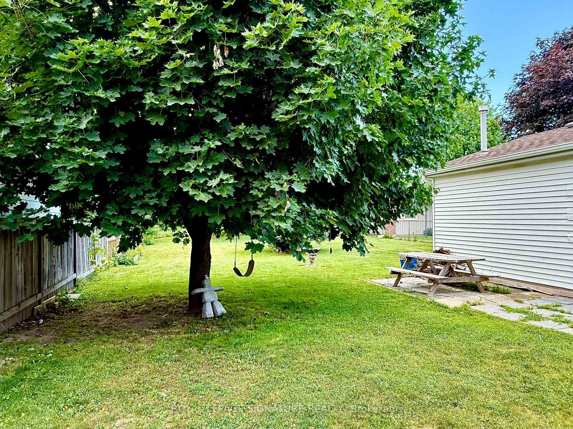 Photo 26 of 51 Spurgeon Drive, Chatham-Kent, NE — HOMEH