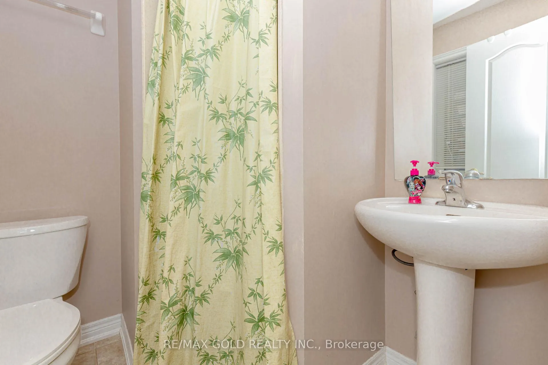 Photo 8 of 6 October Place, Brampton, Bram West — HOMEH