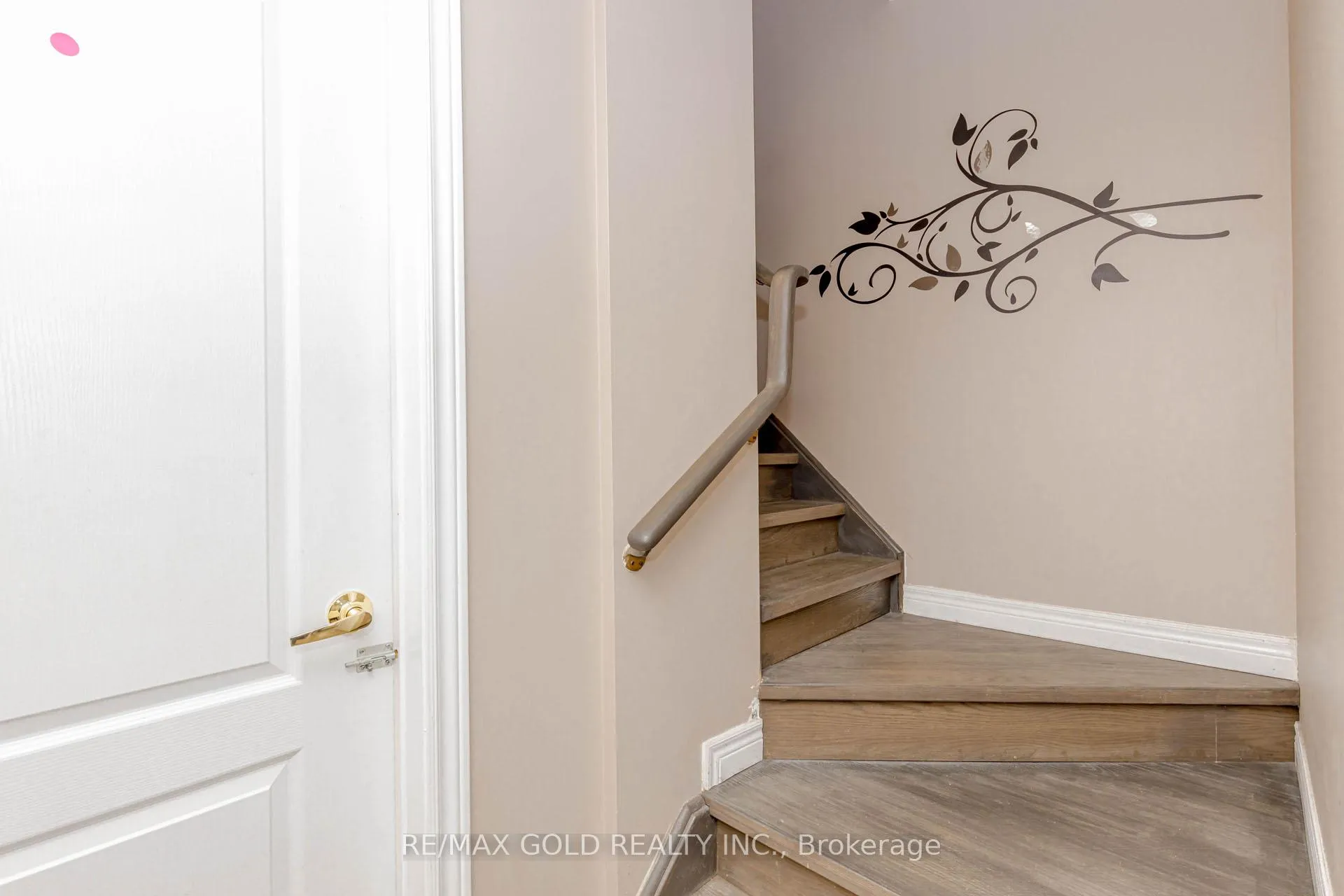 Photo 10 of 6 October Place, Brampton, Bram West — HOMEH