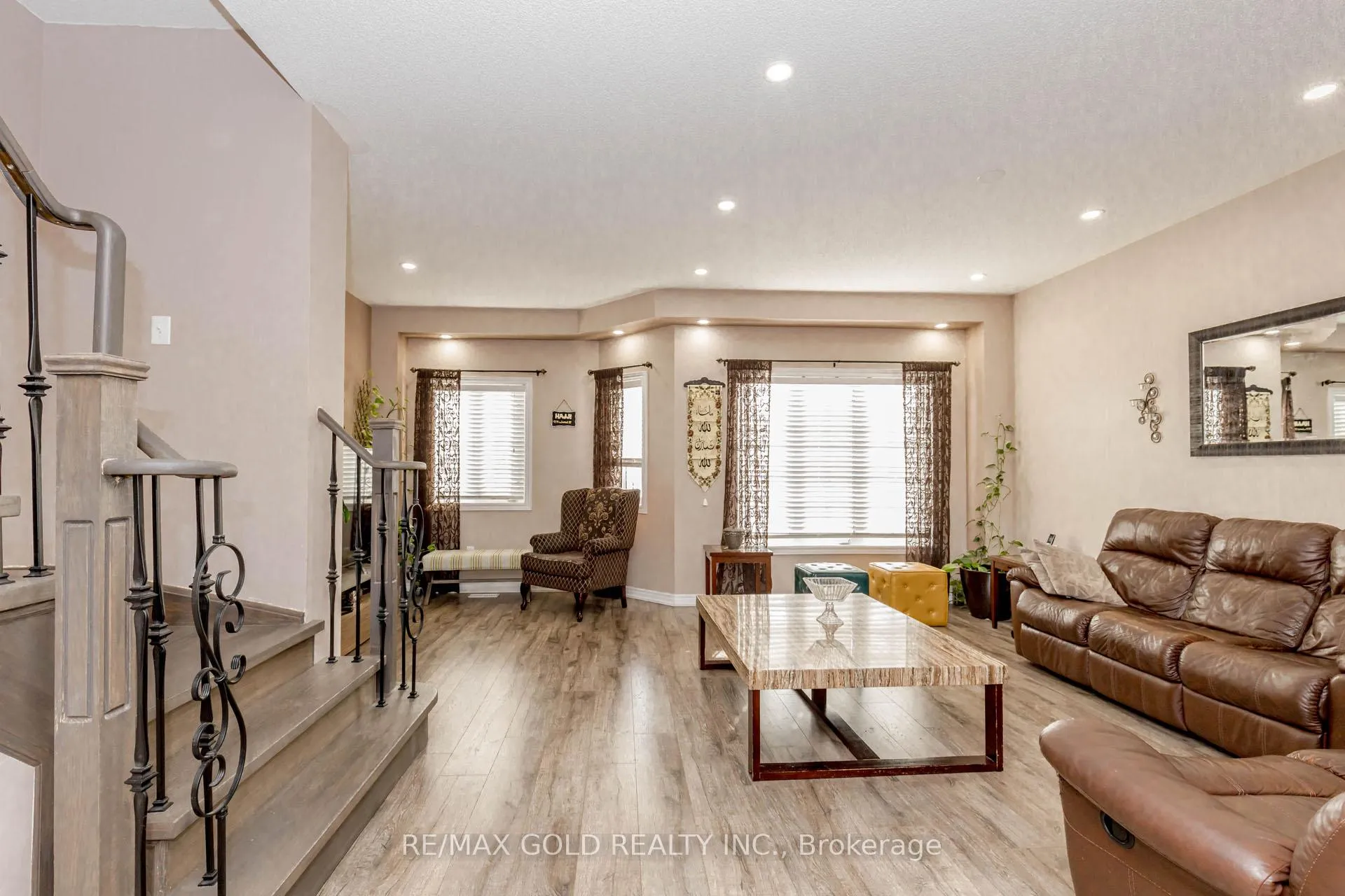 Photo 12 of 6 October Place, Brampton, Bram West — HOMEH