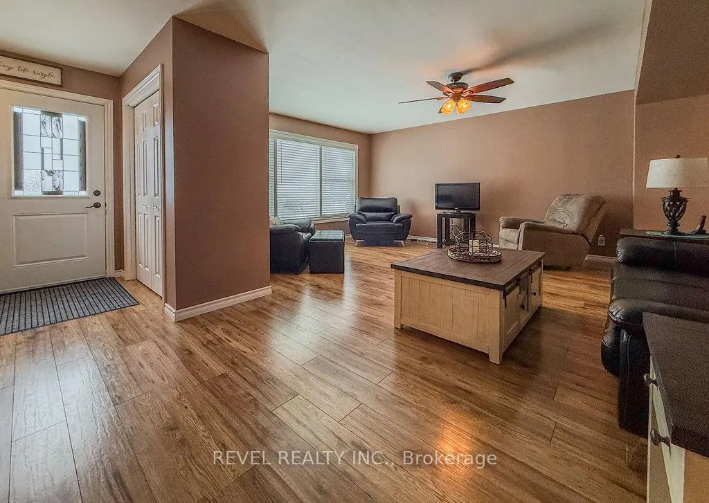 Photo 5 of 74 William Avenue, Timmins, SP - Main Area — HOMEH