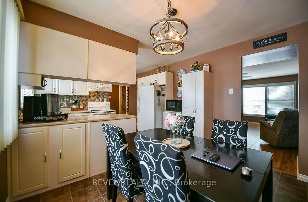 Photo 9 of 74 William Avenue, Timmins, SP - Main Area — HOMEH