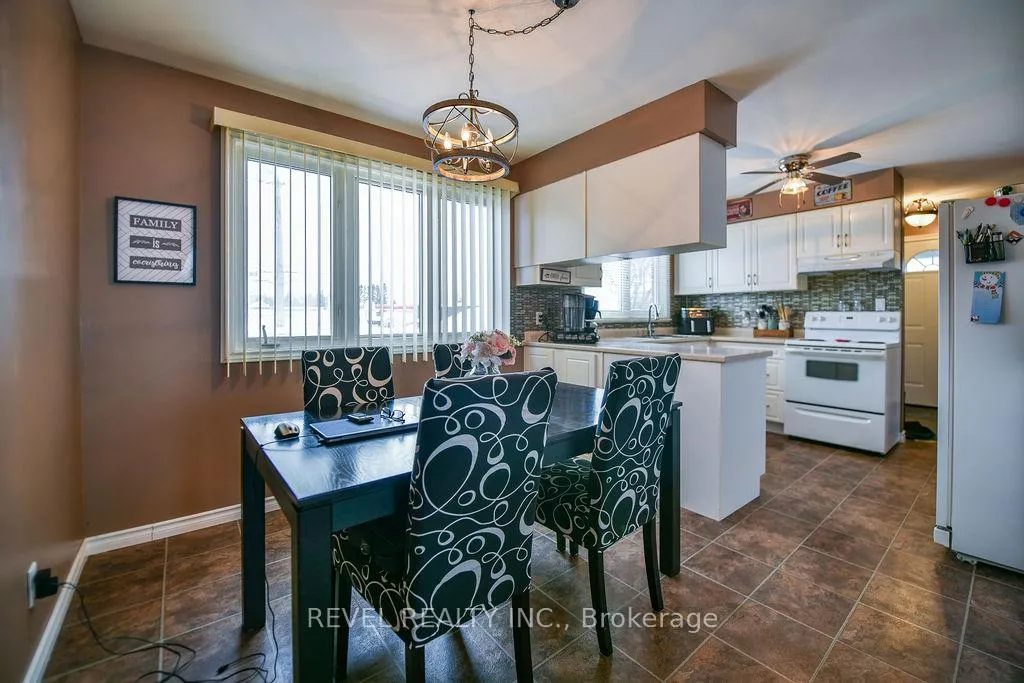 Photo 10 of 74 William Avenue, Timmins, SP - Main Area — HOMEH