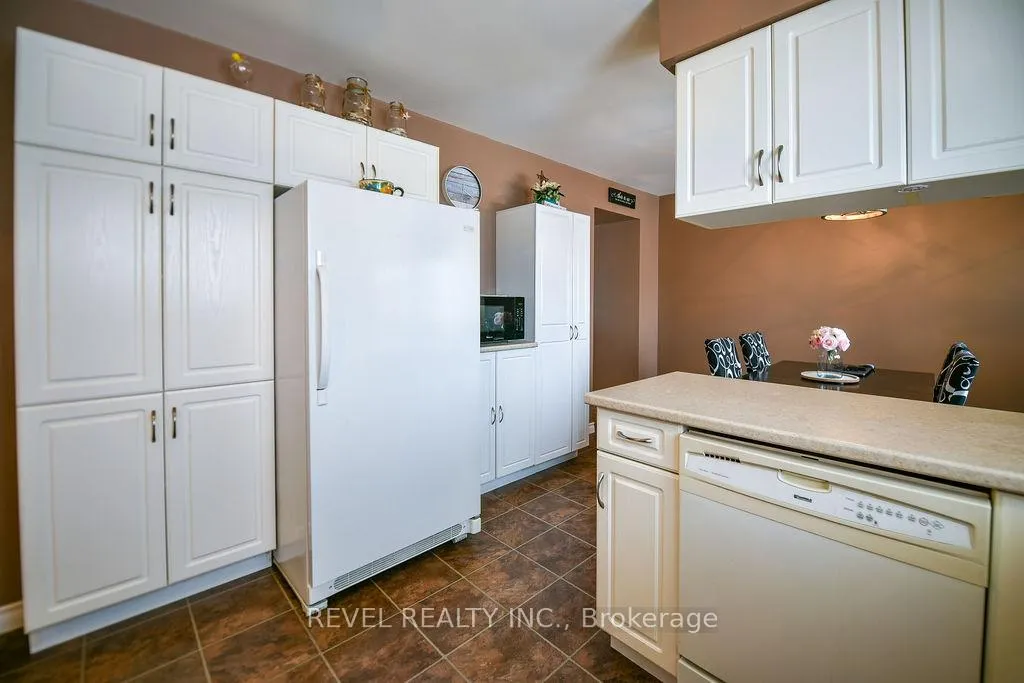 Photo 12 of 74 William Avenue, Timmins, SP - Main Area — HOMEH