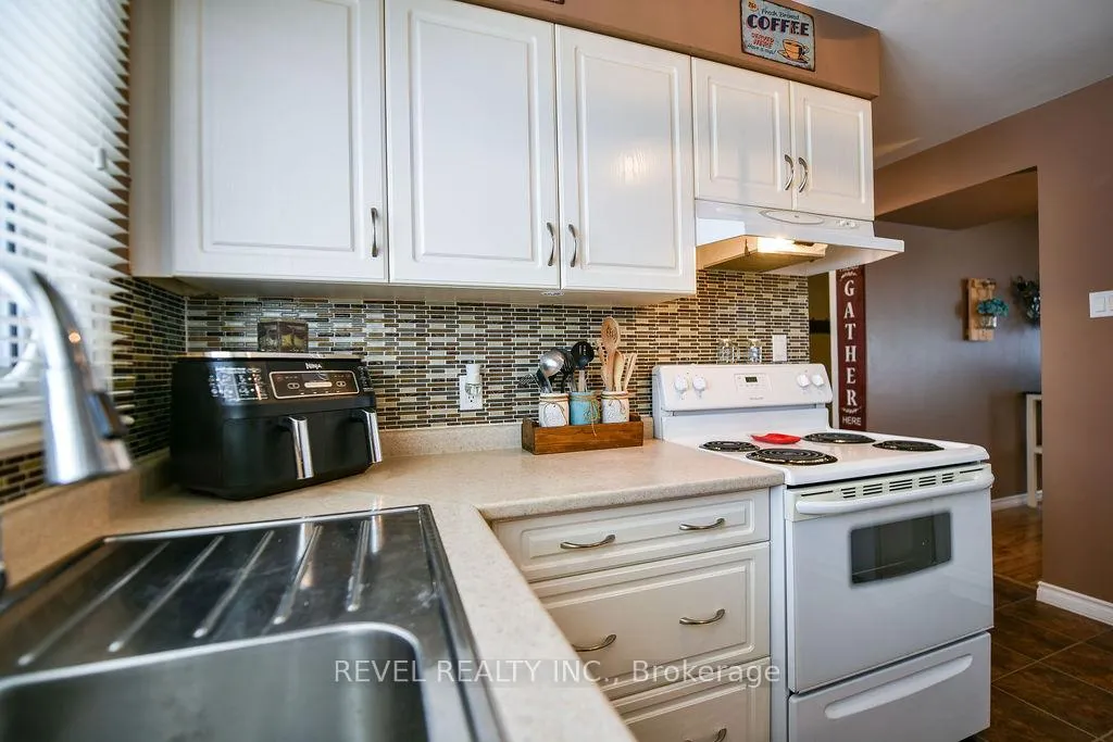 Photo 14 of 74 William Avenue, Timmins, SP - Main Area — HOMEH