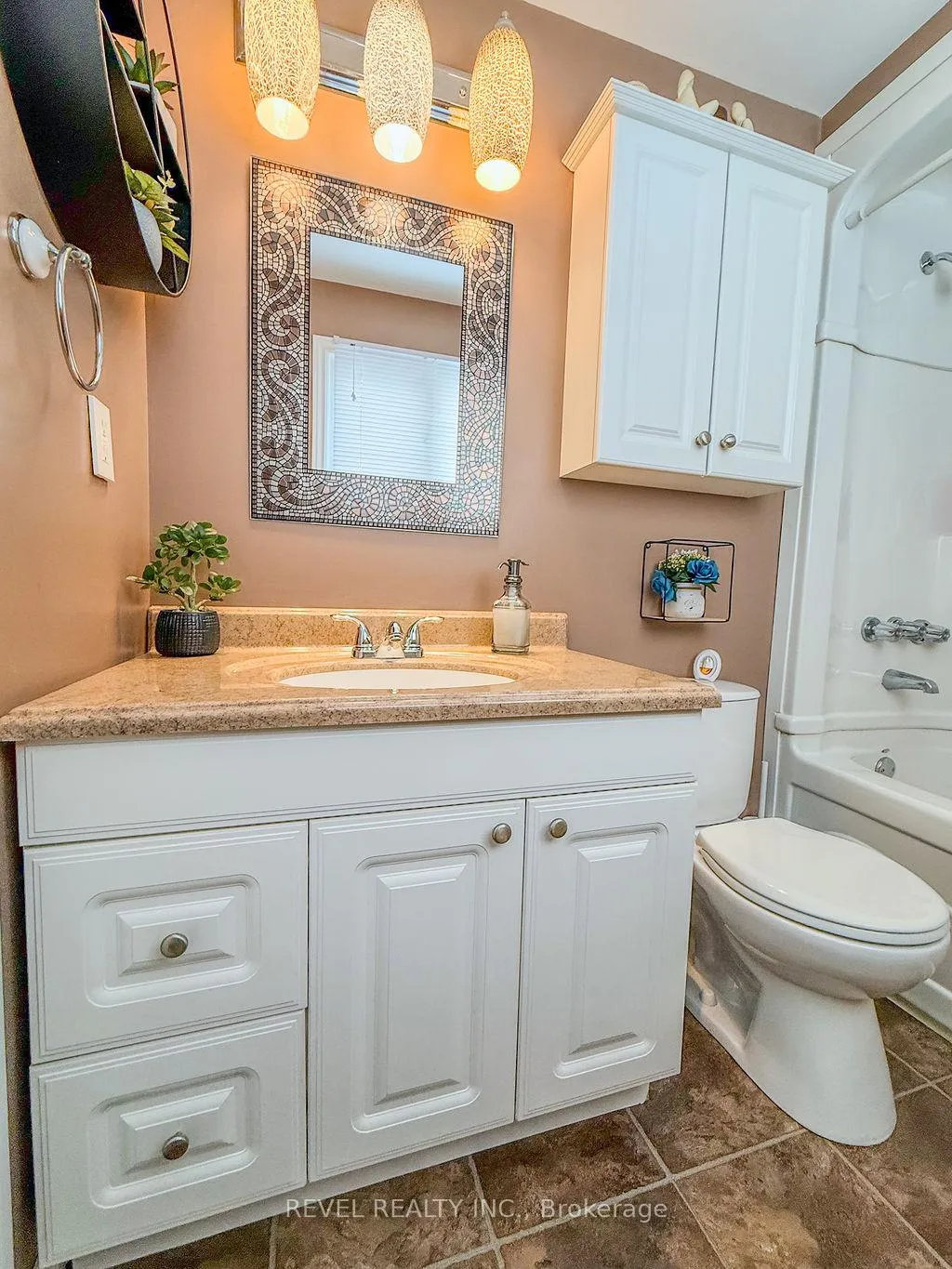 Photo 30 of 74 William Avenue, Timmins, SP - Main Area — HOMEH