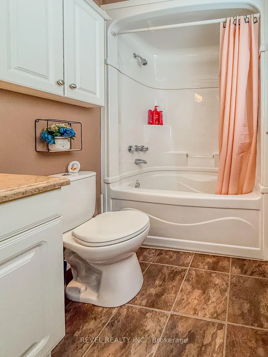 Photo 32 of 74 William Avenue, Timmins, SP - Main Area — HOMEH