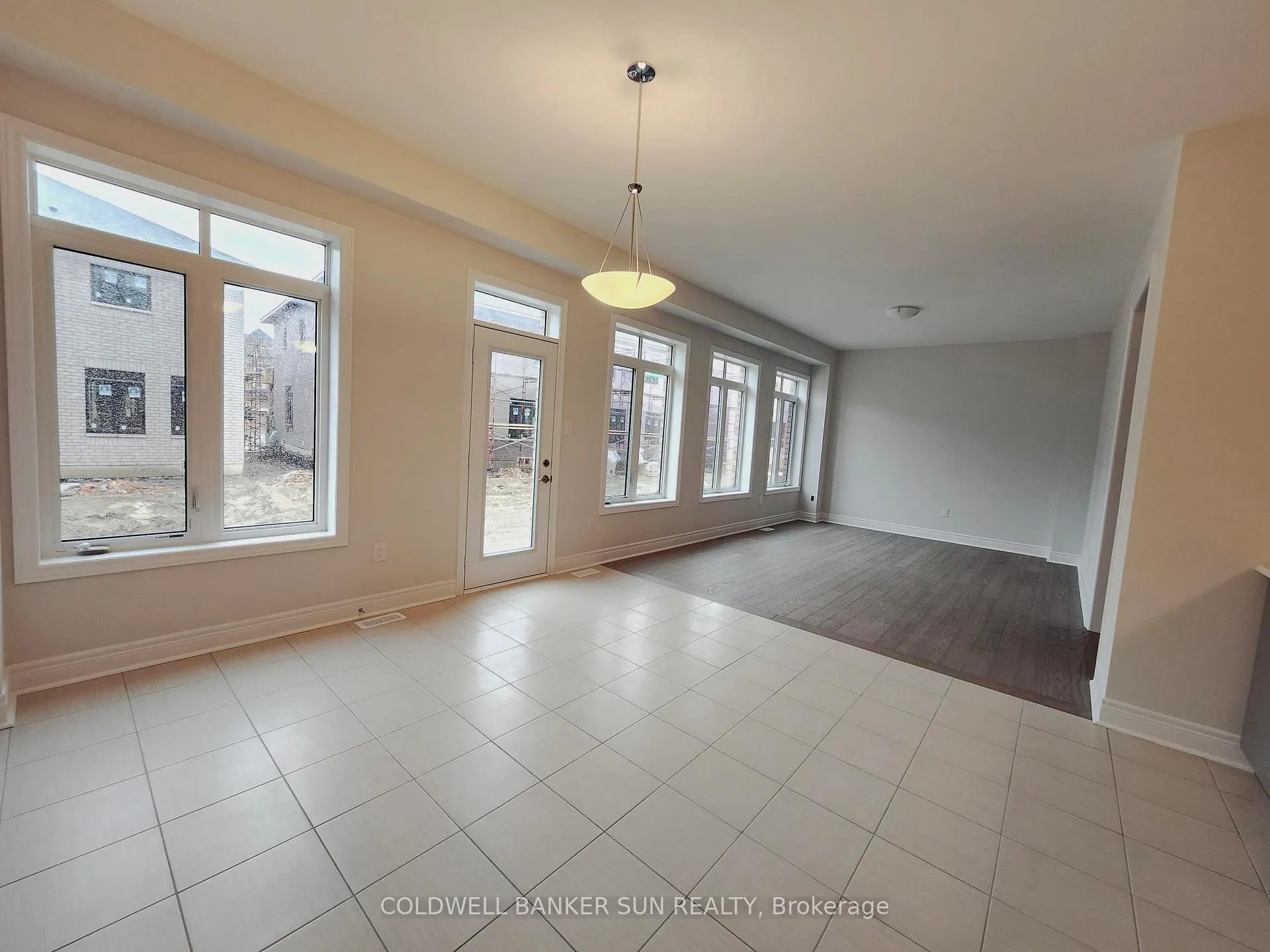 Photo 4 of 8 Michener Drive, Brampton, Sandringham-Wellington North — HOMEH