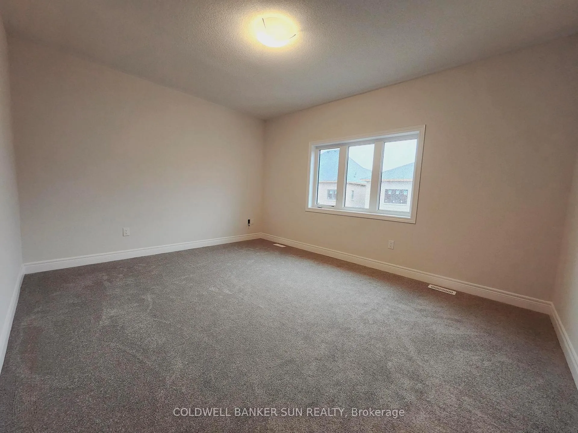 Photo 9 of 8 Michener Drive, Brampton, Sandringham-Wellington North — HOMEH
