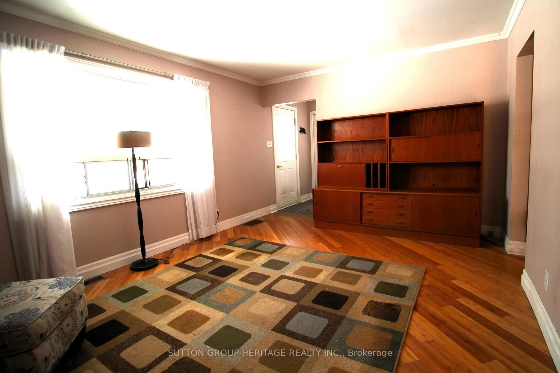 Photo 8 of 106 Kings Crescent, Ajax, South East — HOMEH