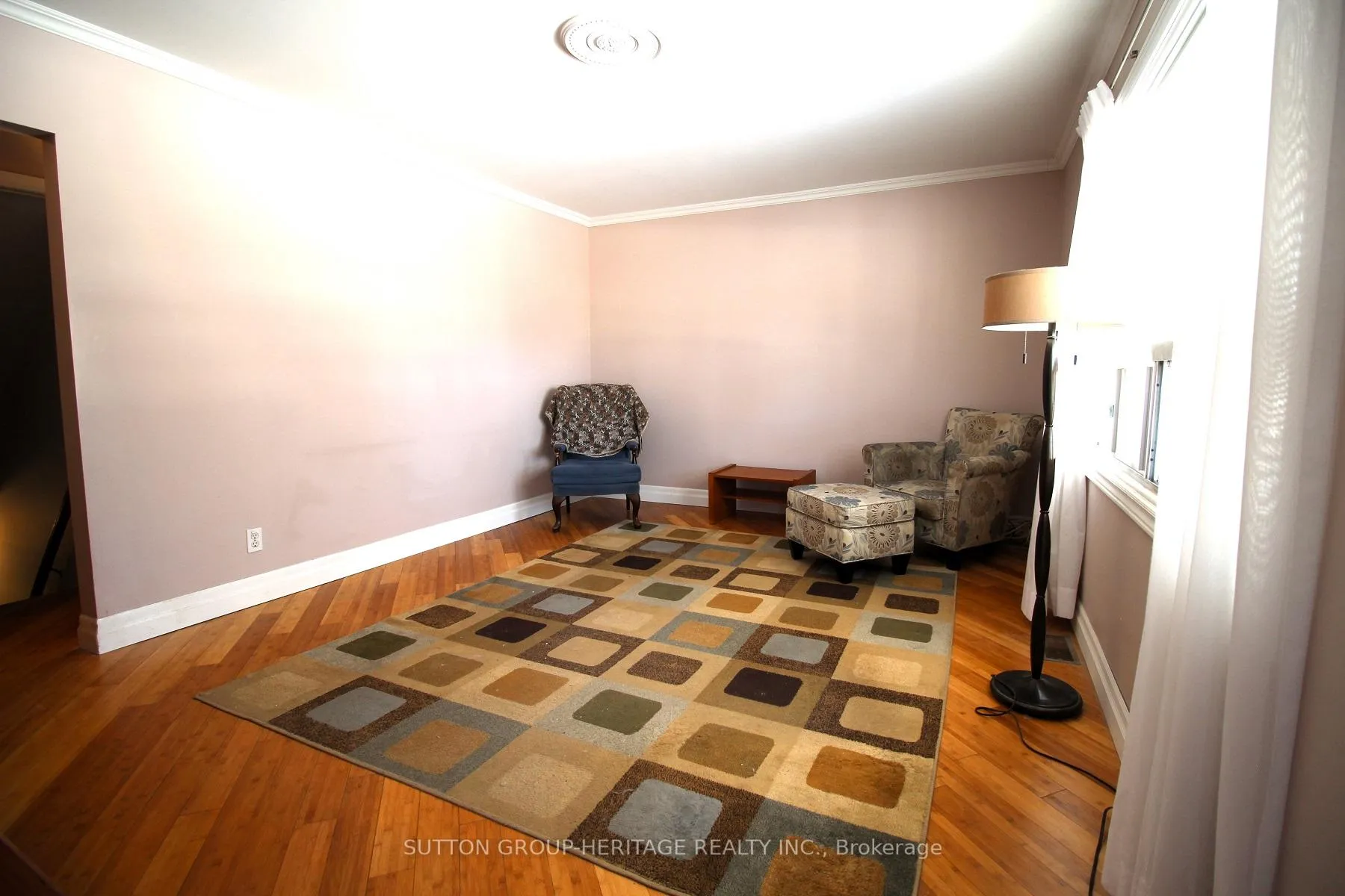 Photo 9 of 106 Kings Crescent, Ajax, South East — HOMEH