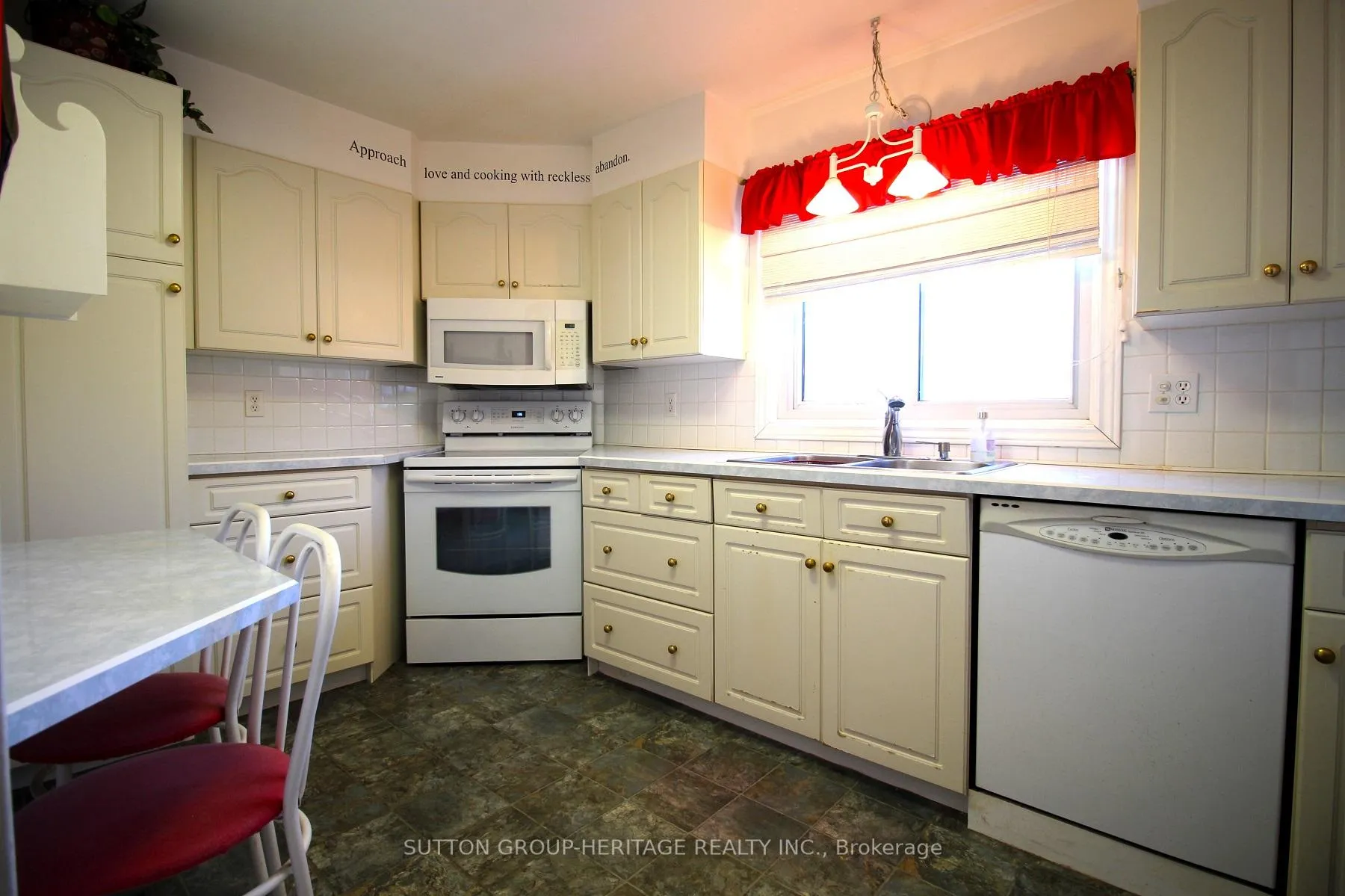 Photo 10 of 106 Kings Crescent, Ajax, South East — HOMEH