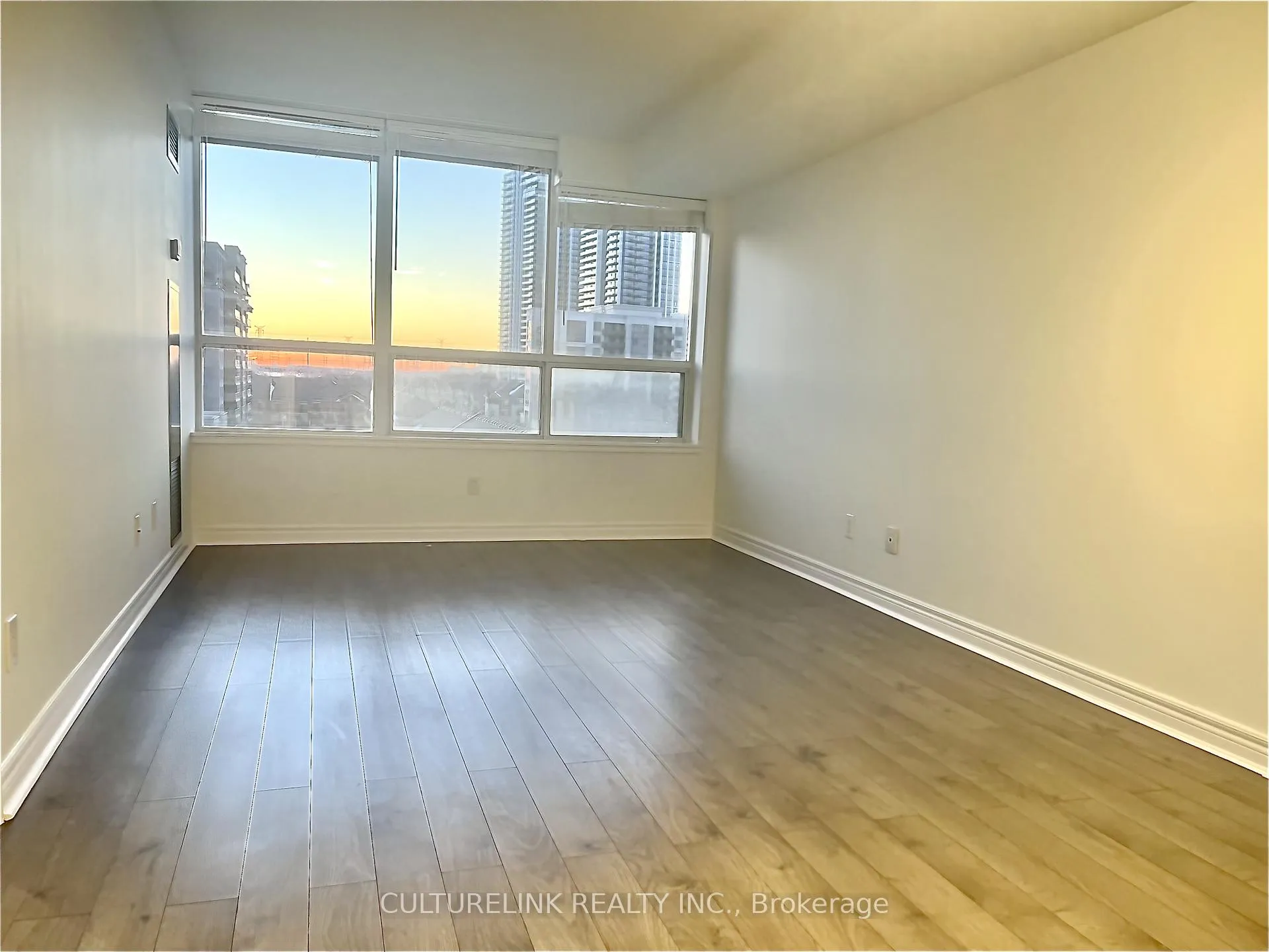 Photo 2 of Unit 808, 25 Times Avenue, Markham, Commerce Valley — HOMEH