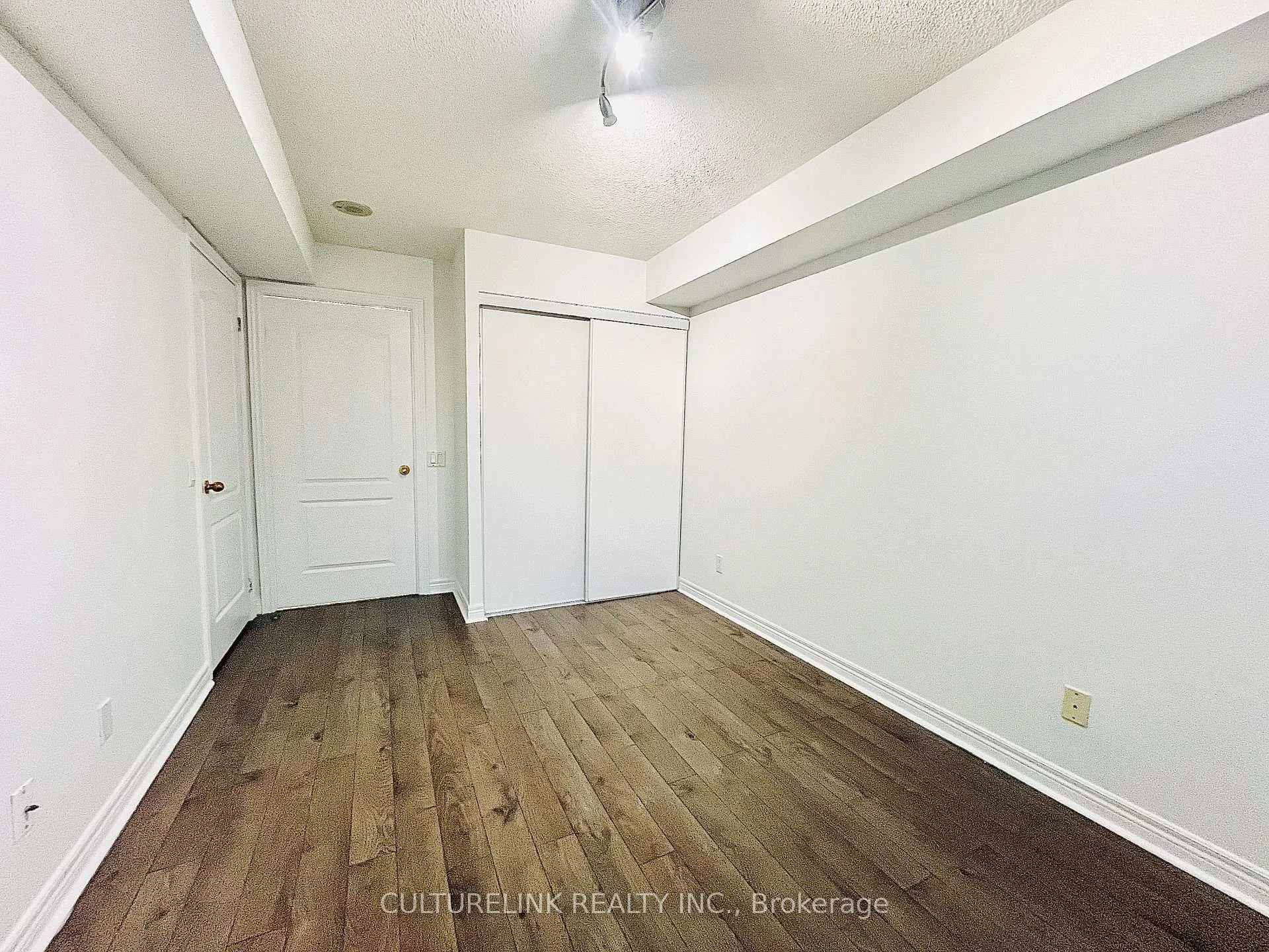Photo 6 of Unit 808, 25 Times Avenue, Markham, Commerce Valley — HOMEH