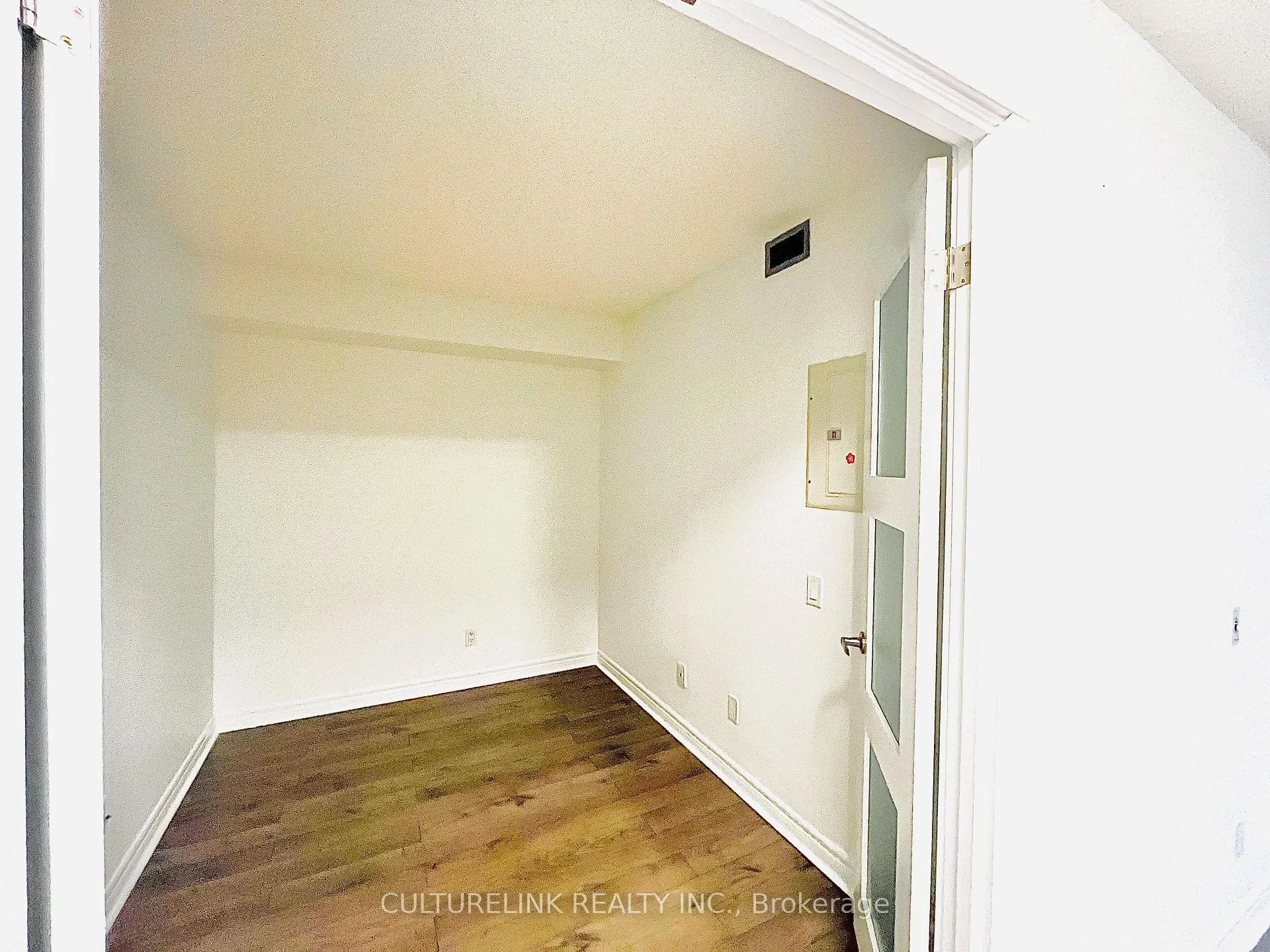 Photo 8 of Unit 808, 25 Times Avenue, Markham, Commerce Valley — HOMEH