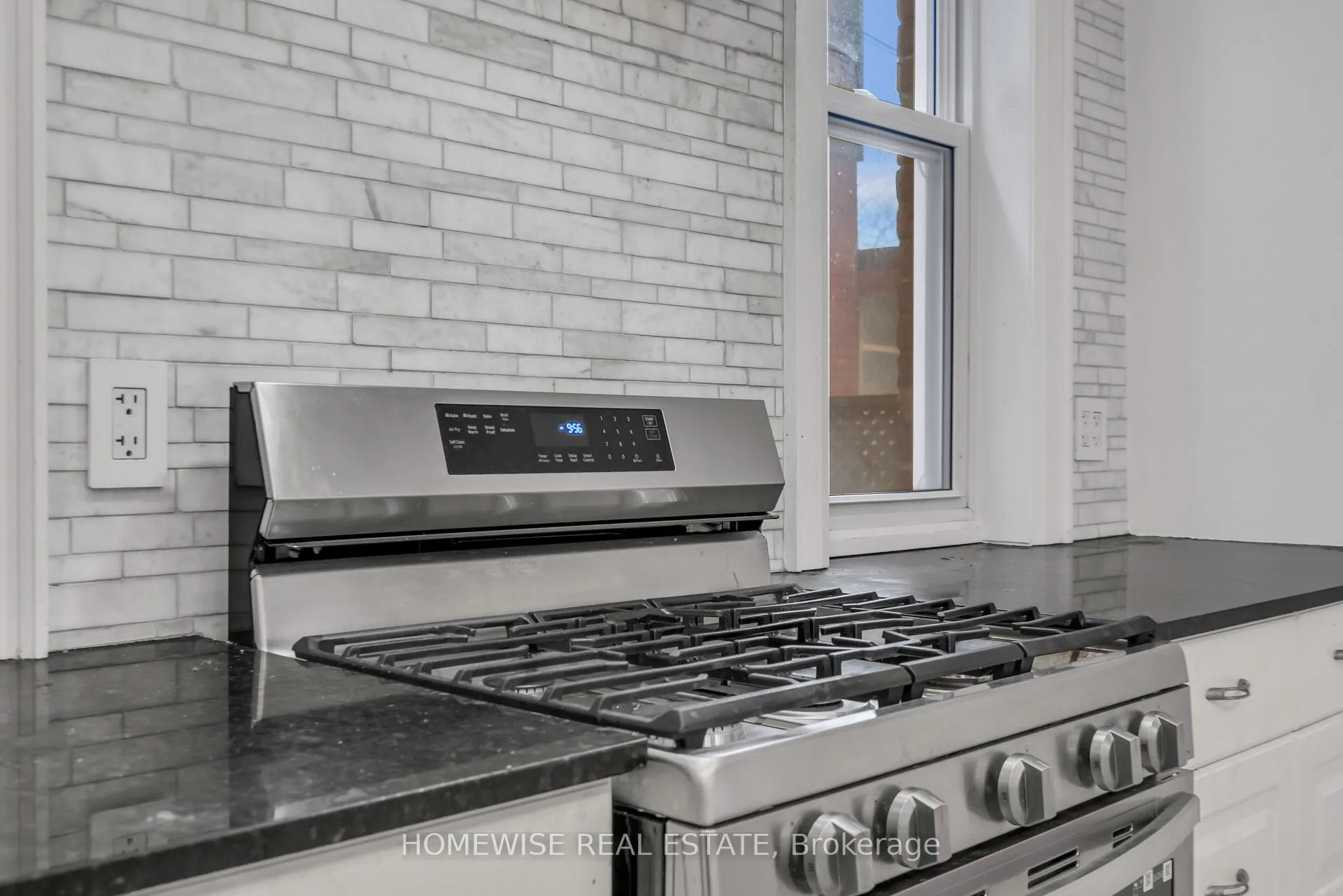 Photo 6 of Unit B (Main Floor), 77 Beaty Avenue, Toronto, South Parkdale — HOMEH
