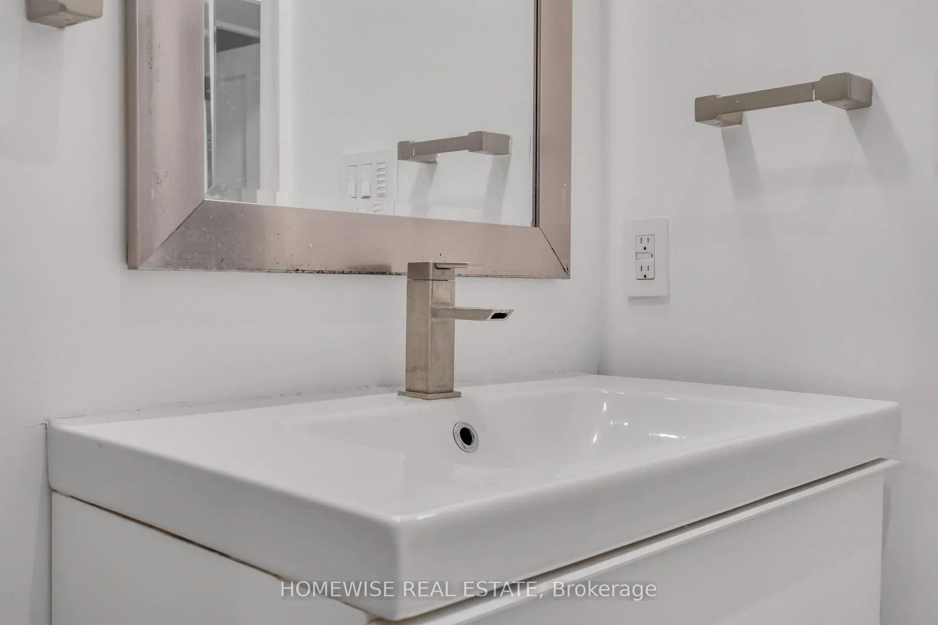 Photo 12 of Unit B (Main Floor), 77 Beaty Avenue, Toronto, South Parkdale — HOMEH