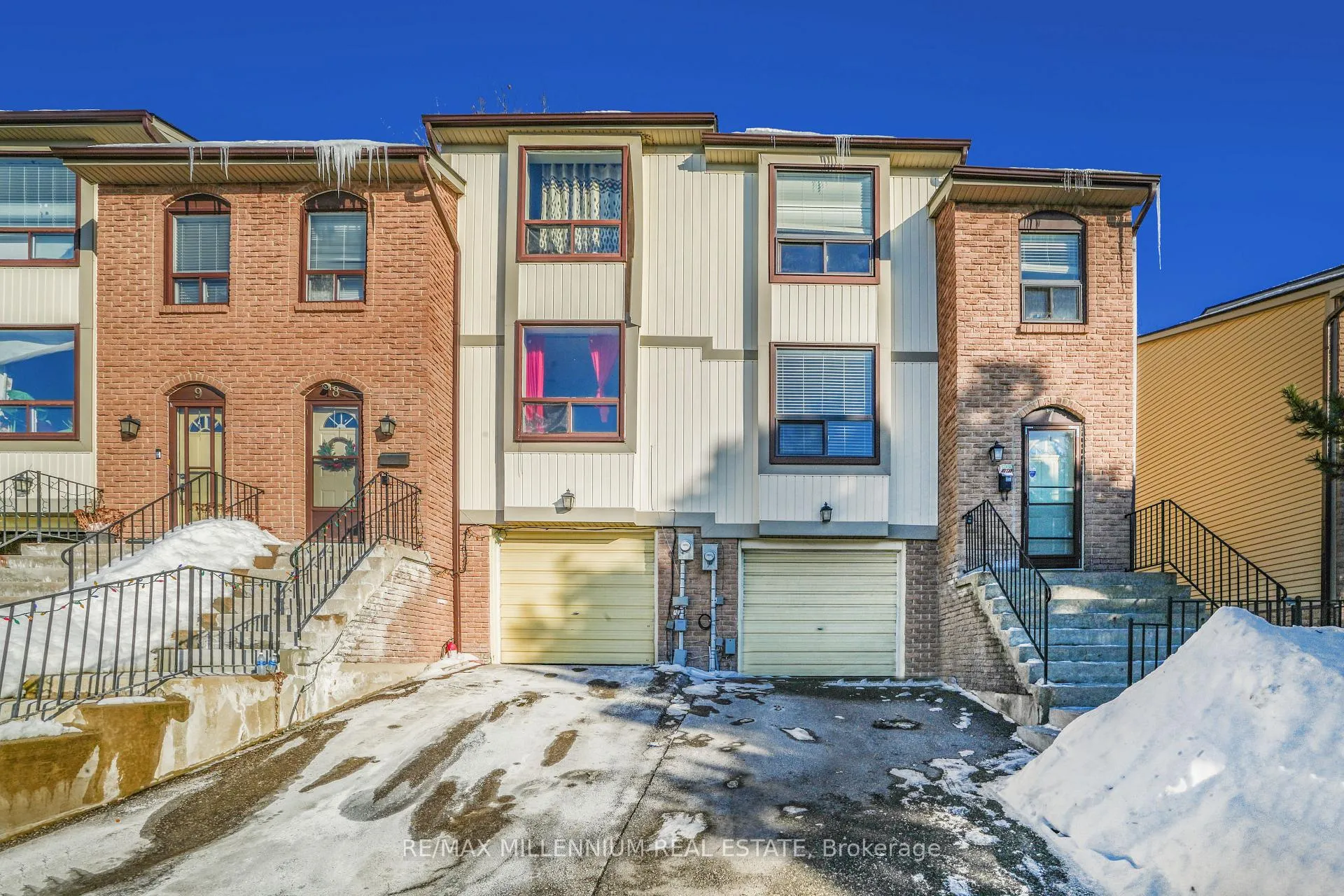 Photo 2 of Unit 7, 7 Mcmullen Crescent, Brampton, Central Park — HOMEH