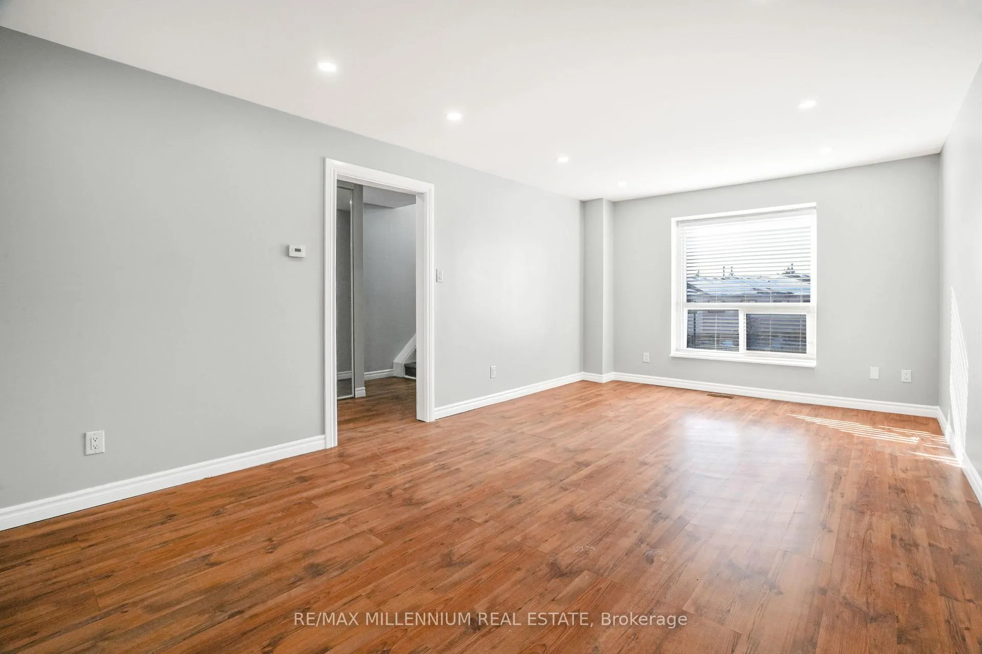 Photo 4 of Unit 7, 7 Mcmullen Crescent, Brampton, Central Park — HOMEH
