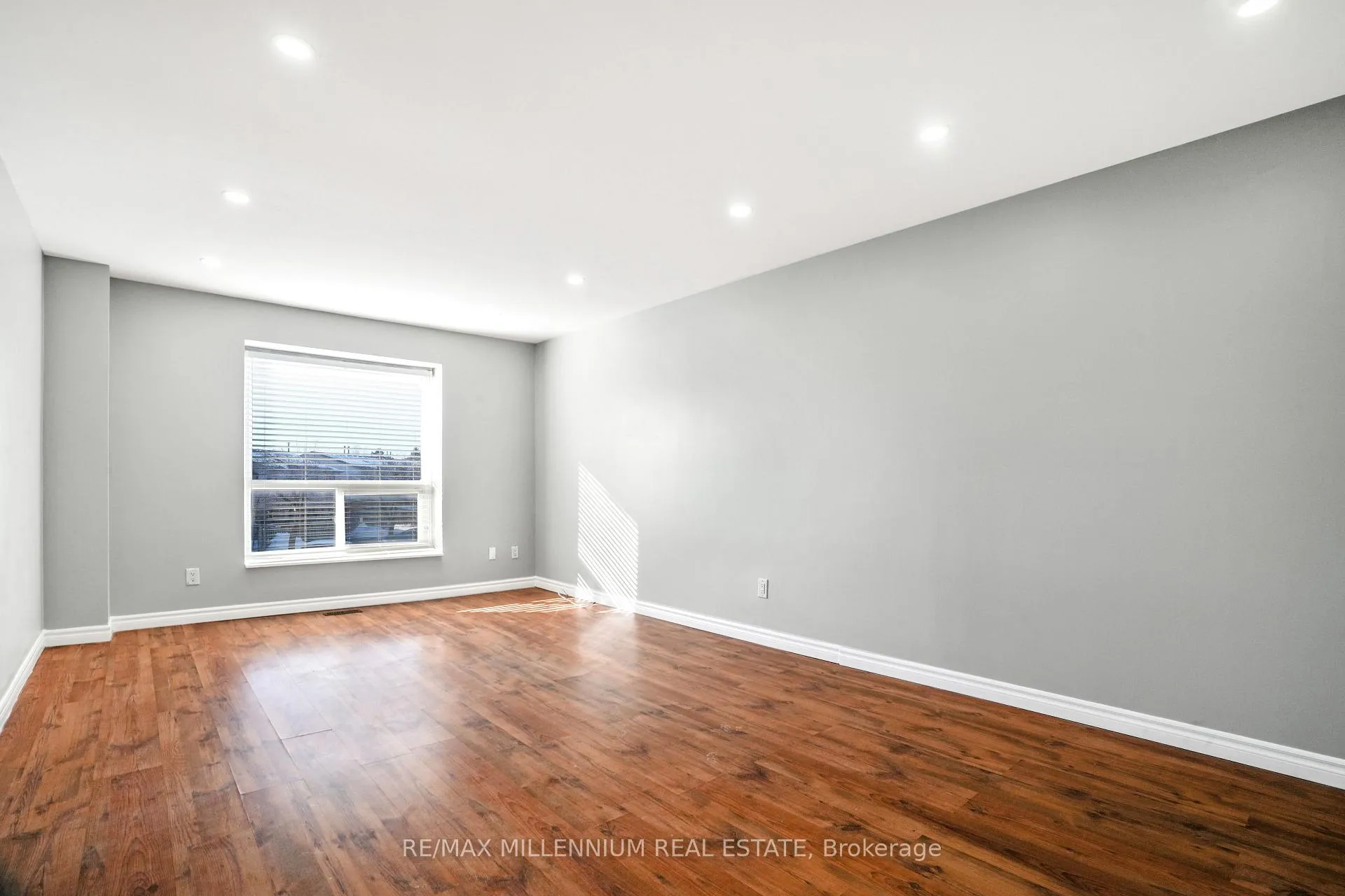 Photo 7 of Unit 7, 7 Mcmullen Crescent, Brampton, Central Park — HOMEH