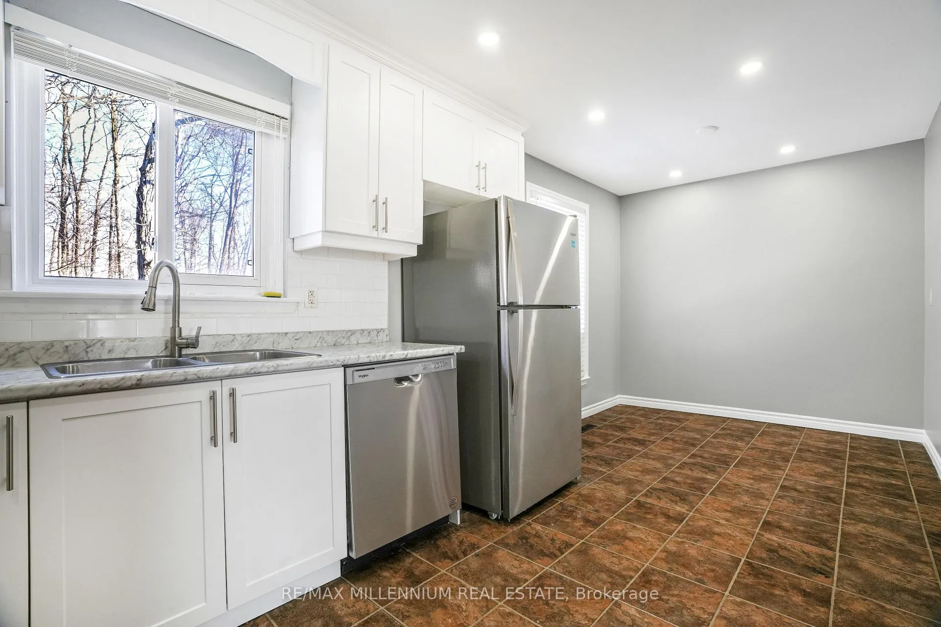 Photo 9 of Unit 7, 7 Mcmullen Crescent, Brampton, Central Park — HOMEH