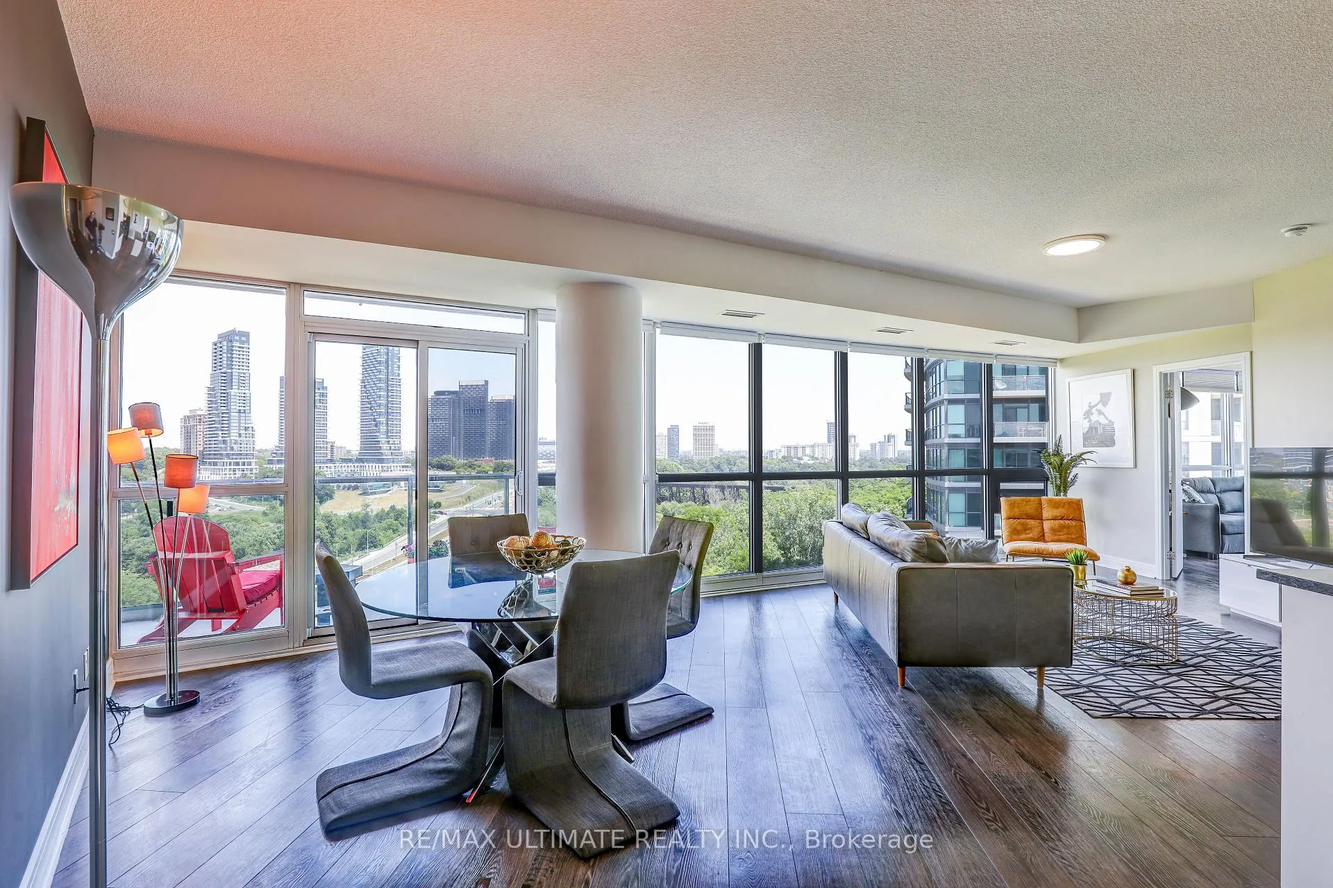 Photo 2 of Unit 807, 35 Brian Peck Crescent, Toronto, Leaside — HOMEH